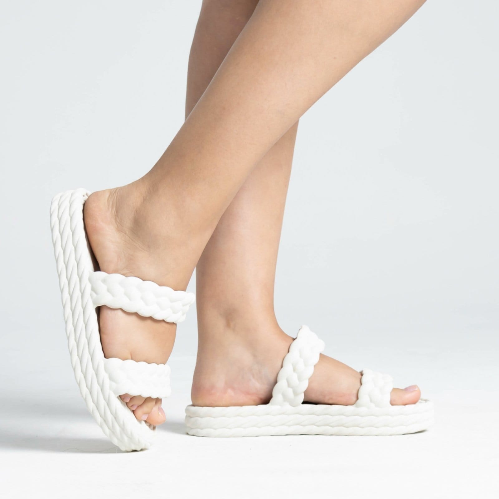 Vista 2 Sandália Nuvem Plataforma Tiras Trançadas Corda Confortável Moda Praia Papete Slide Branca CARMELO SHOES branco