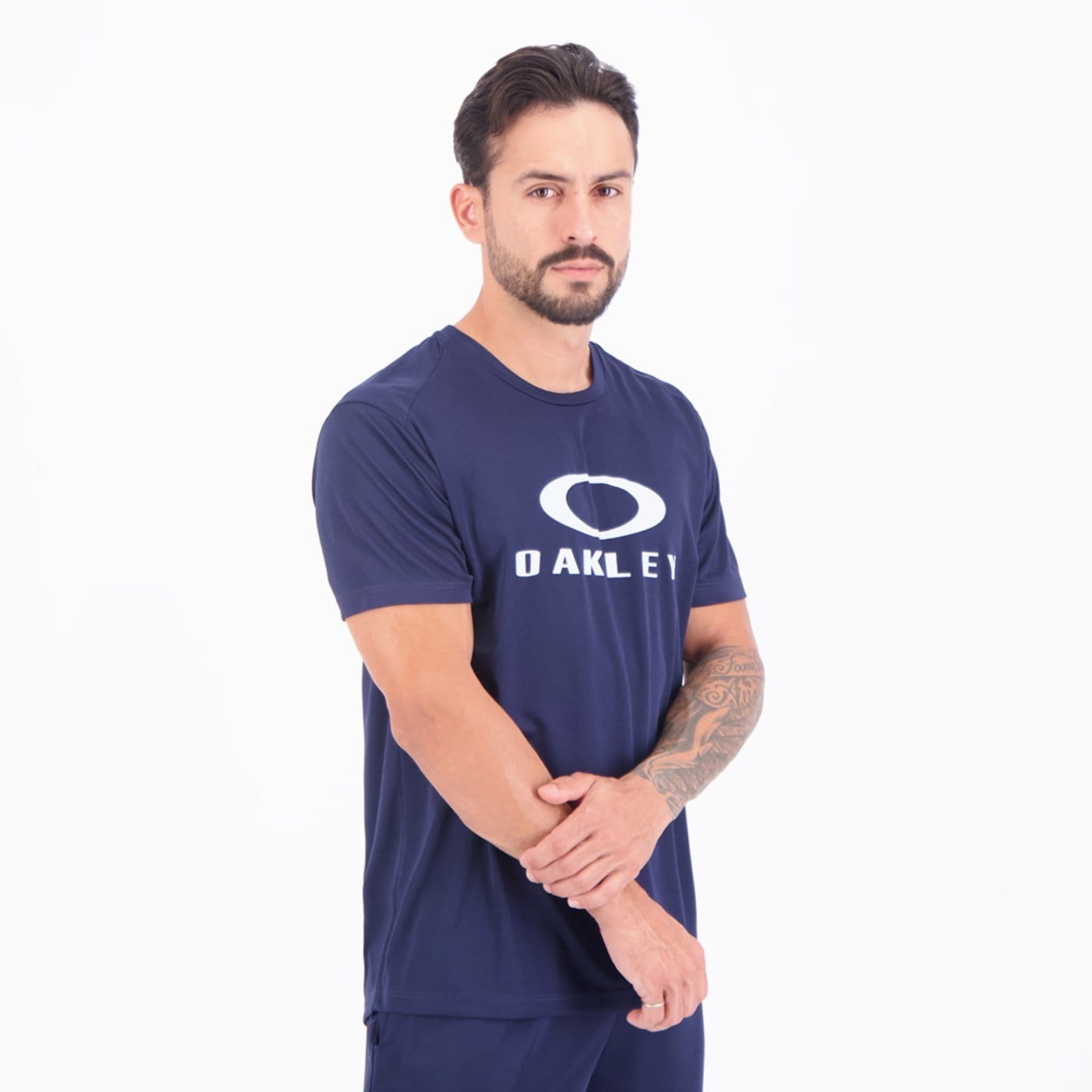 Vista 2 Camiseta Oakley Logo SS III Marinho Oakley azul marinho