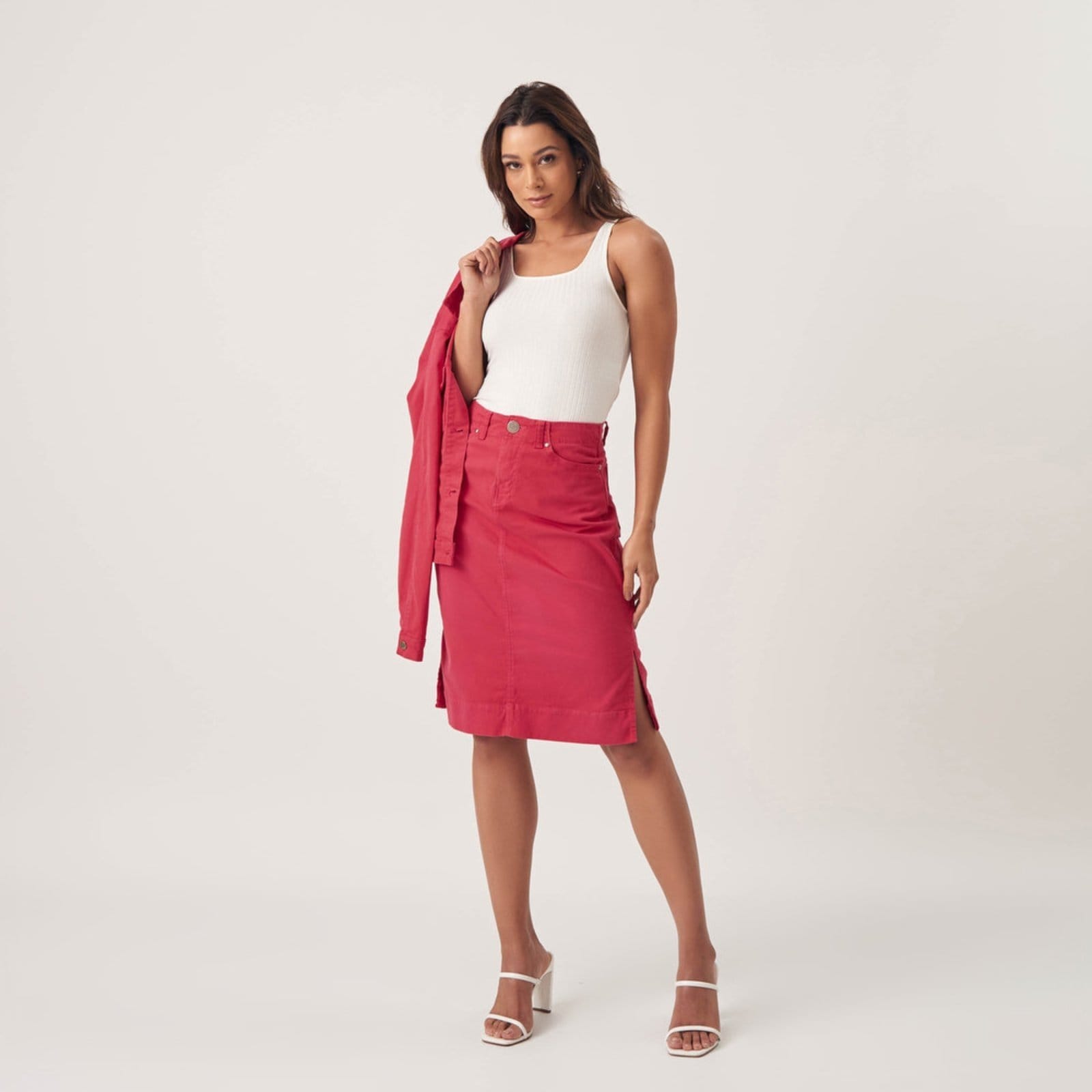 Vista 2 Saia Jeans Color Confort Fendas Laterais Pimenta Bloom rosa