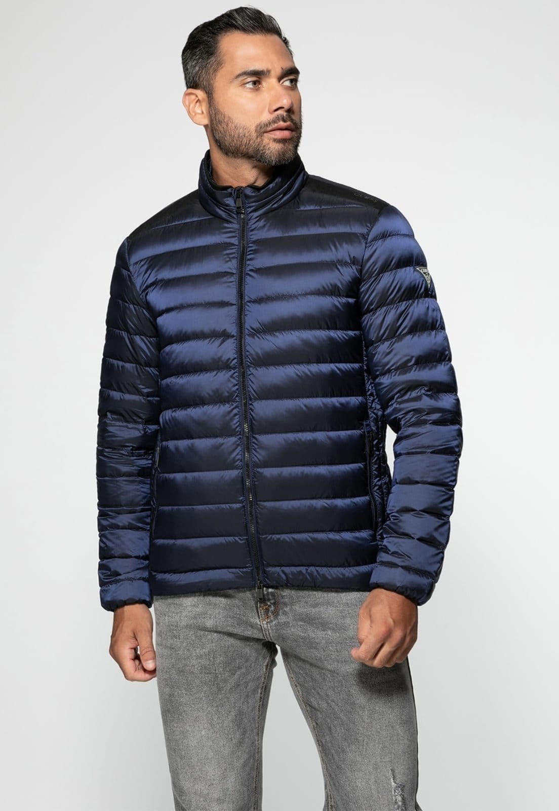 Vista principal Jaqueta Puffer Guess Gola Alta Escuro Guess azul