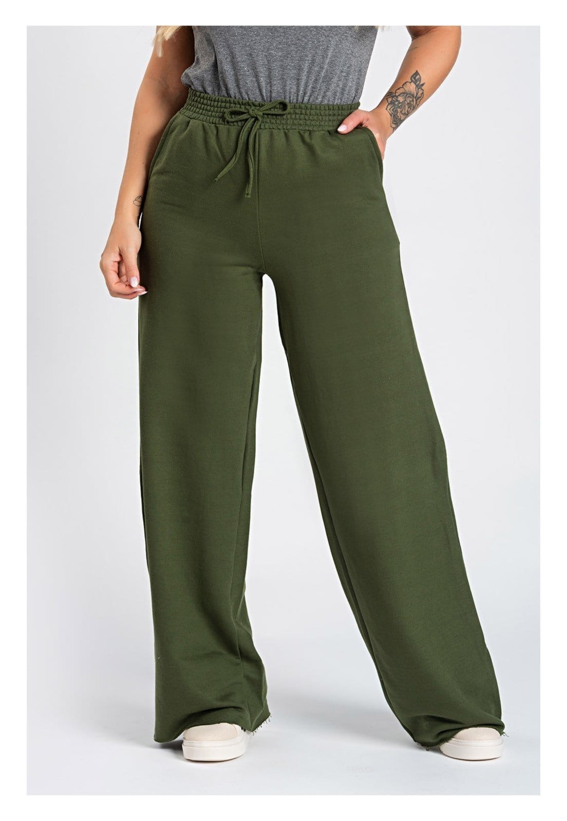 Vista principal Calça Moletom Wide Leg Tai Meu Jeans verde militar