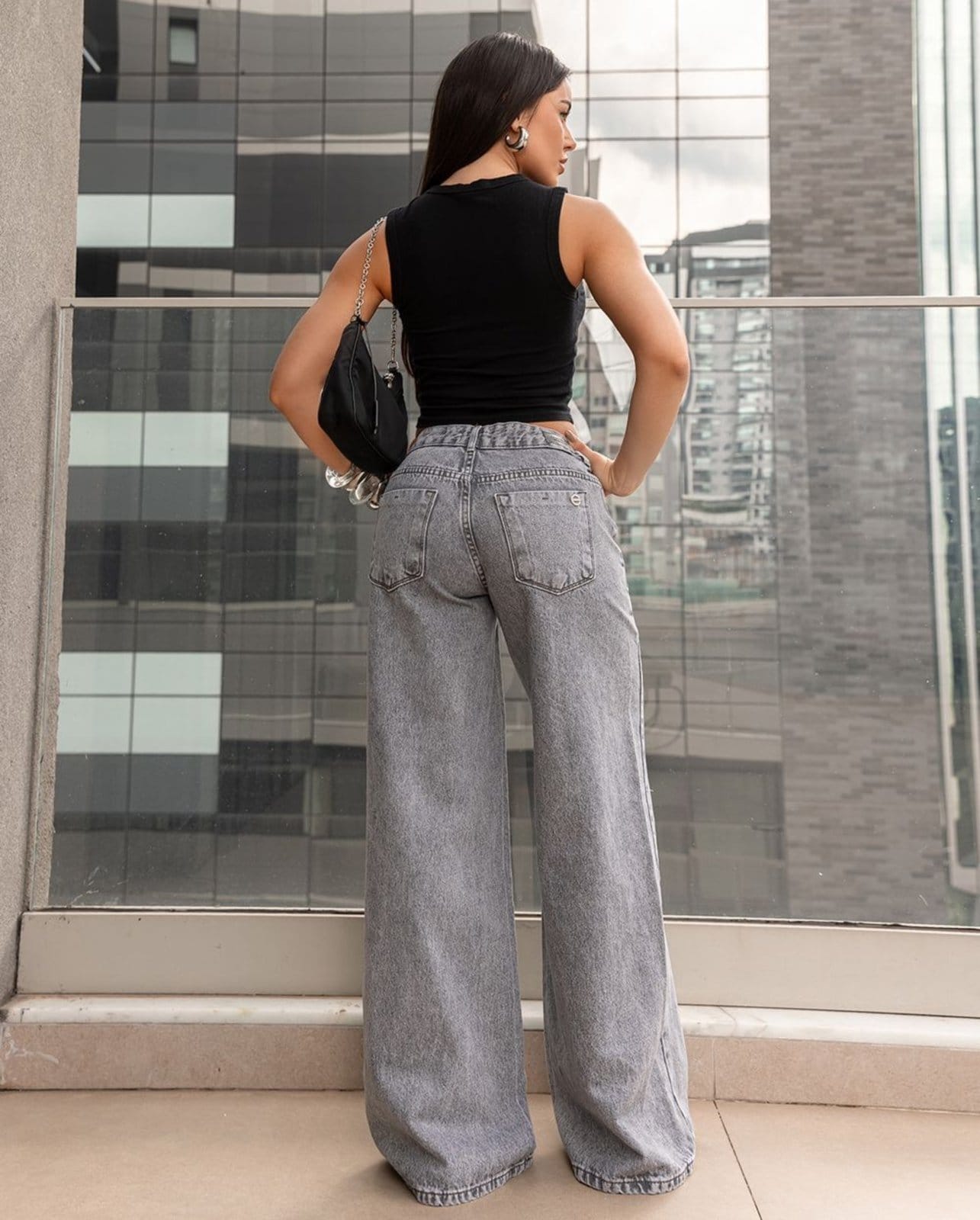 Vista 2 Calça Jeans Wide Leg Feminina Relaxed Cintura Baixa 29909 Consciência cinza