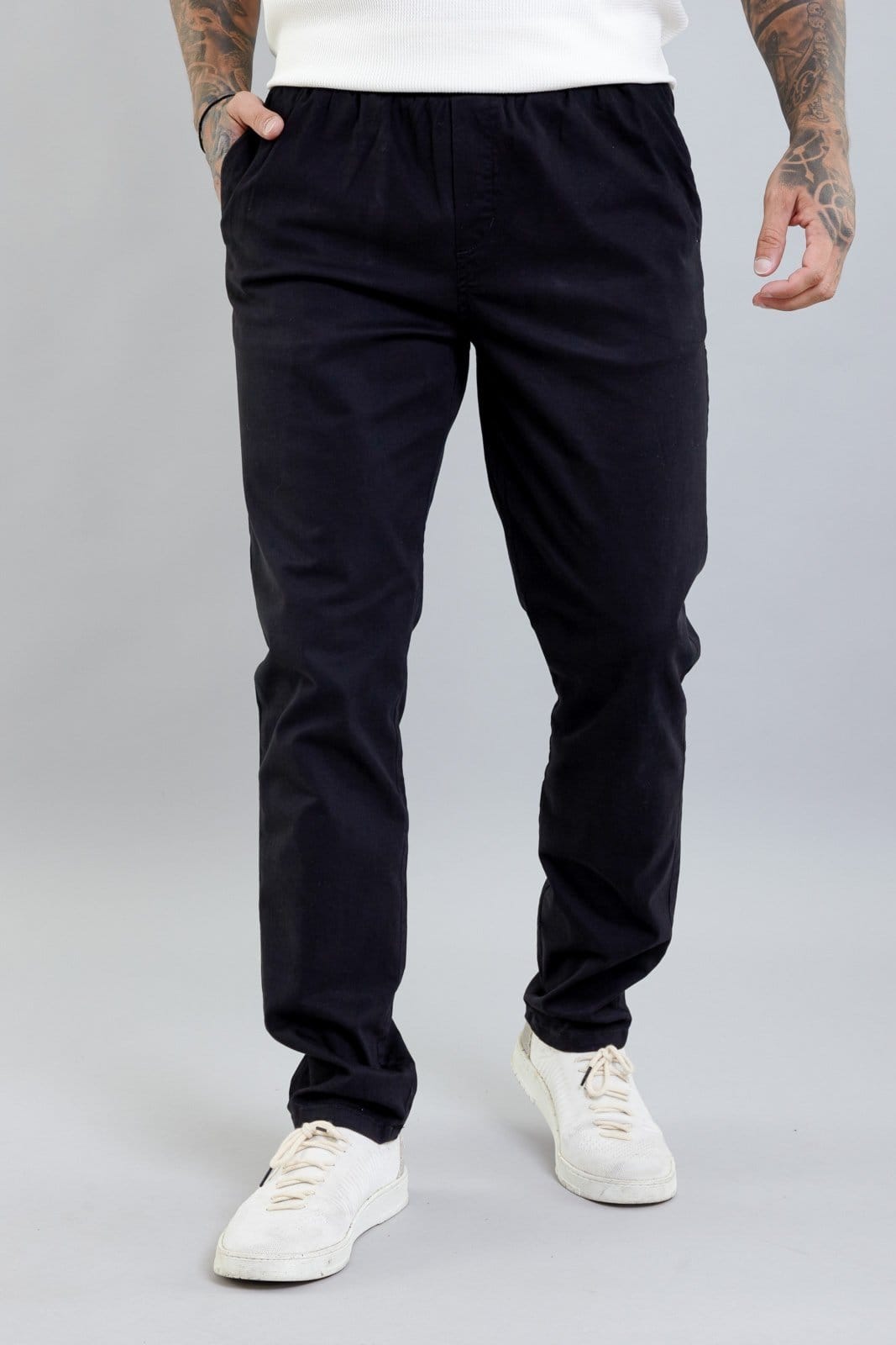 Calça Jogger Masculina de Sarja Preta Slim Fit Conforto e Estilo