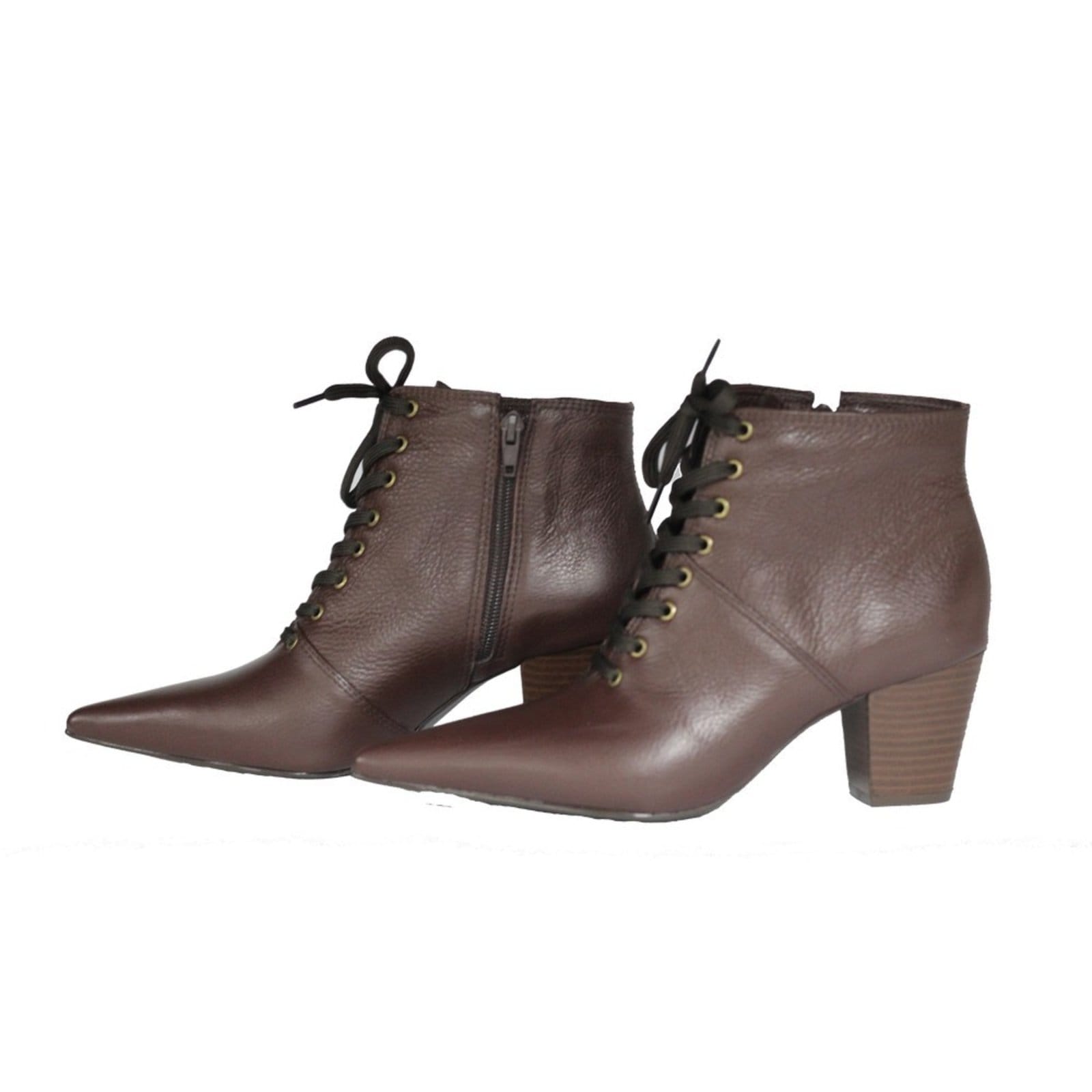 Bota Feminina com Cadarço Bico Fino Cano Curto Couro Salto 6 cm Pinhão
