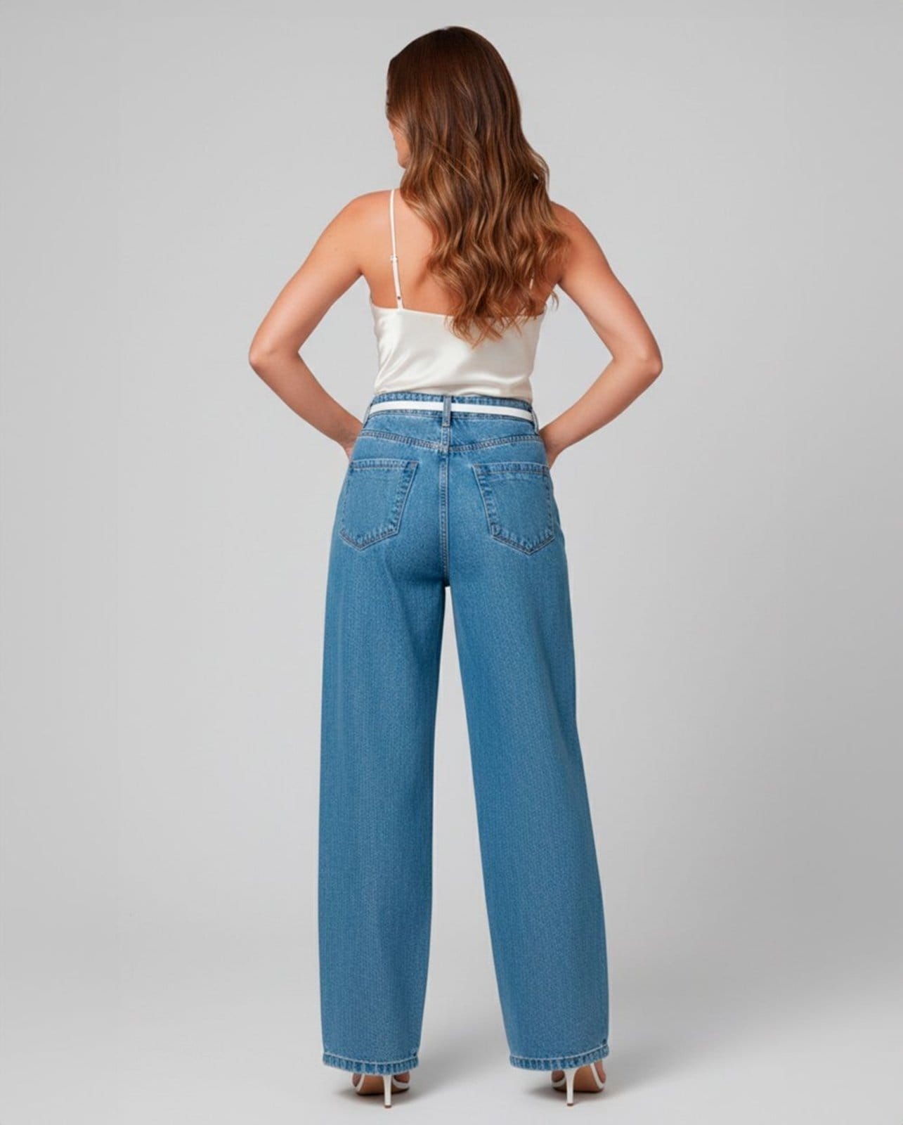 Vista 2 Calça Wide Leg Feminina Cintura Alta com Cinto 24275 Média Consciência jeans