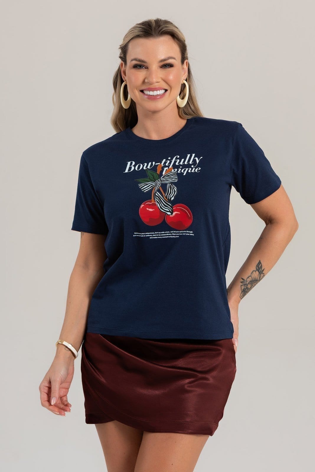 Vista 2 Camisa Feminina Cianitas Estampa Cereja Unique Cianitas azul marinho