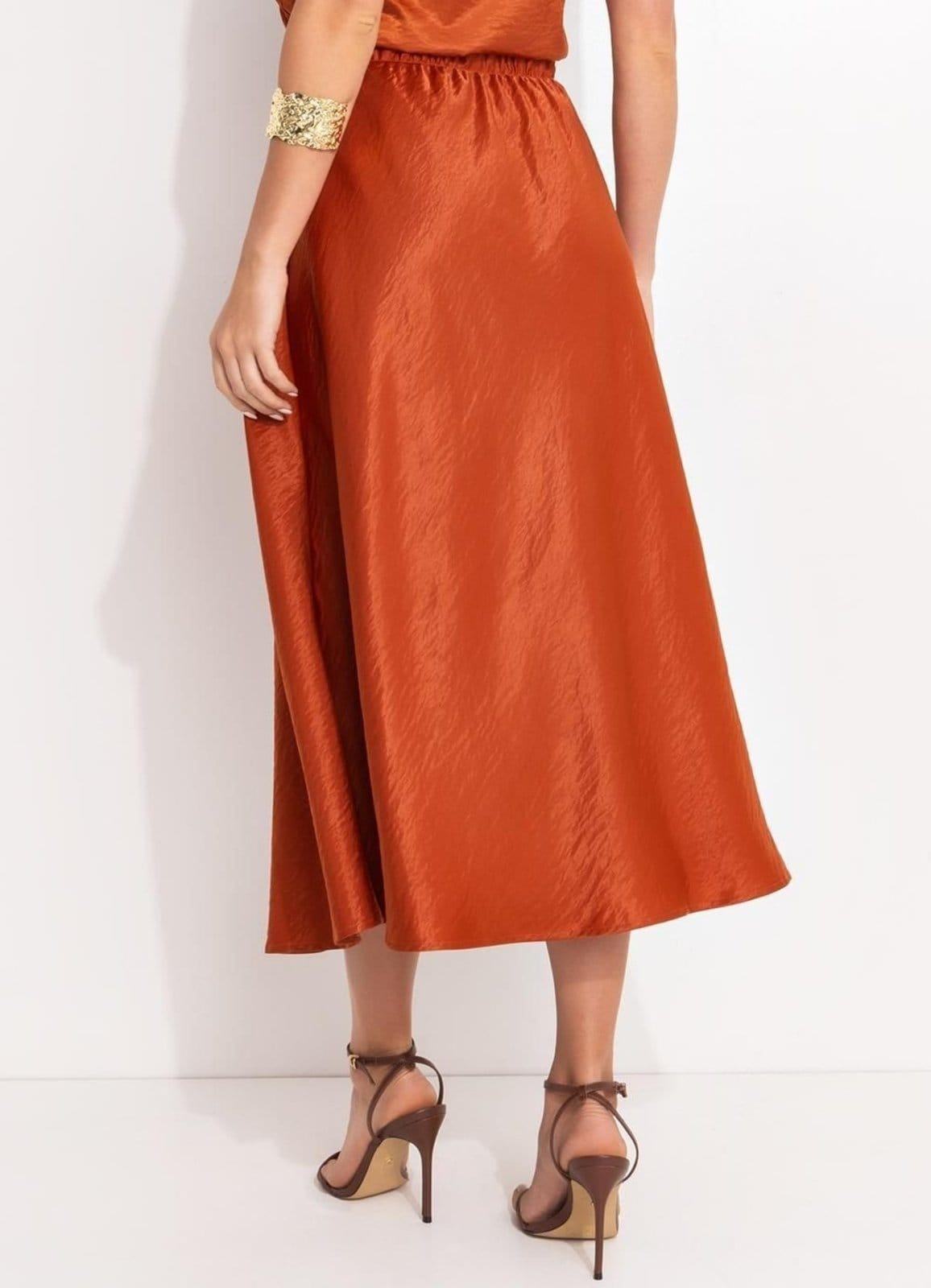 Vista 2 Saia Tecido Acetinado Ferrugem Colorido Quintess marrom