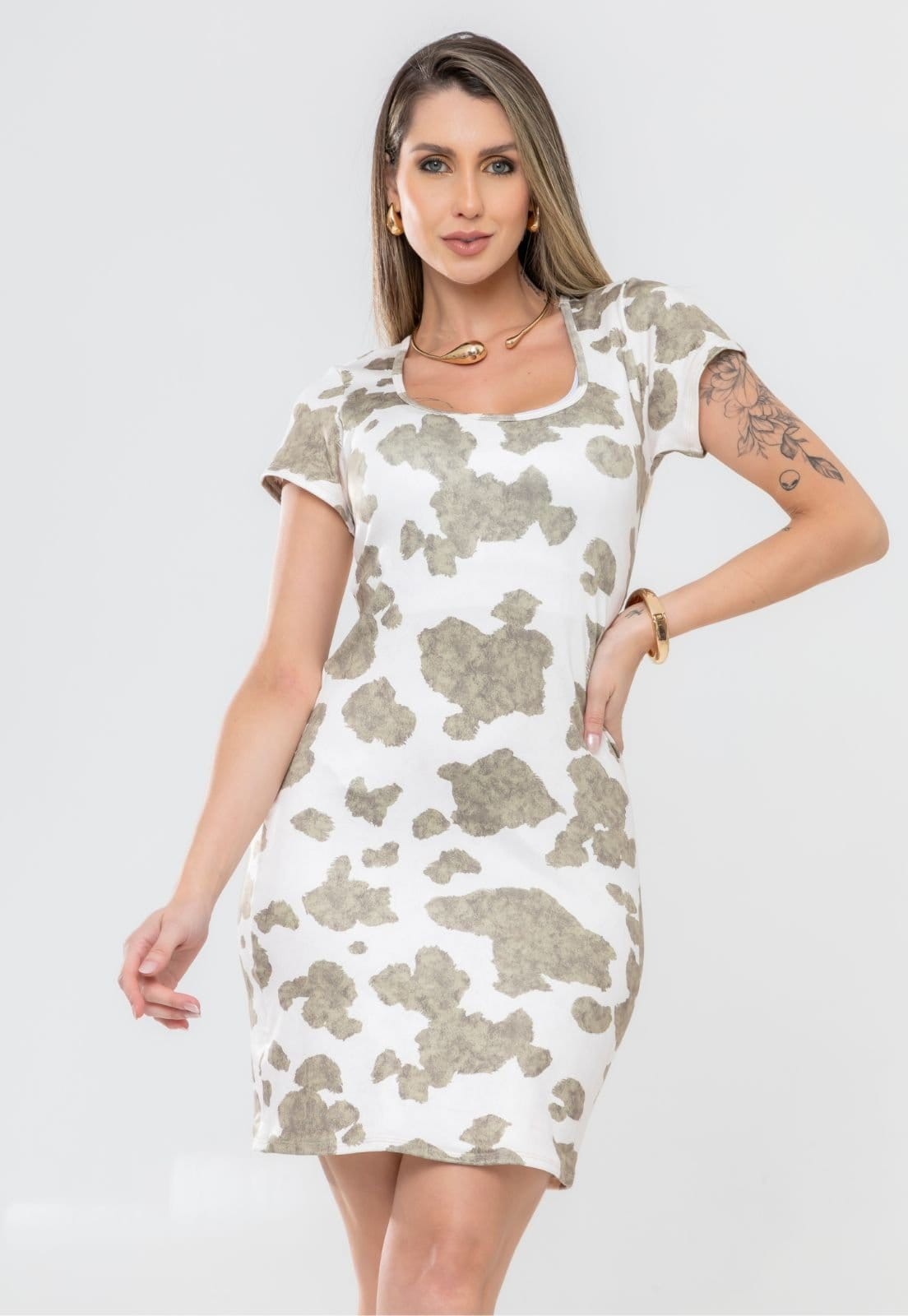 Vista principal Vestido Curto Estampado Manga Curta em Malha Liz Animal Print Tendencia Docce Mulher verde