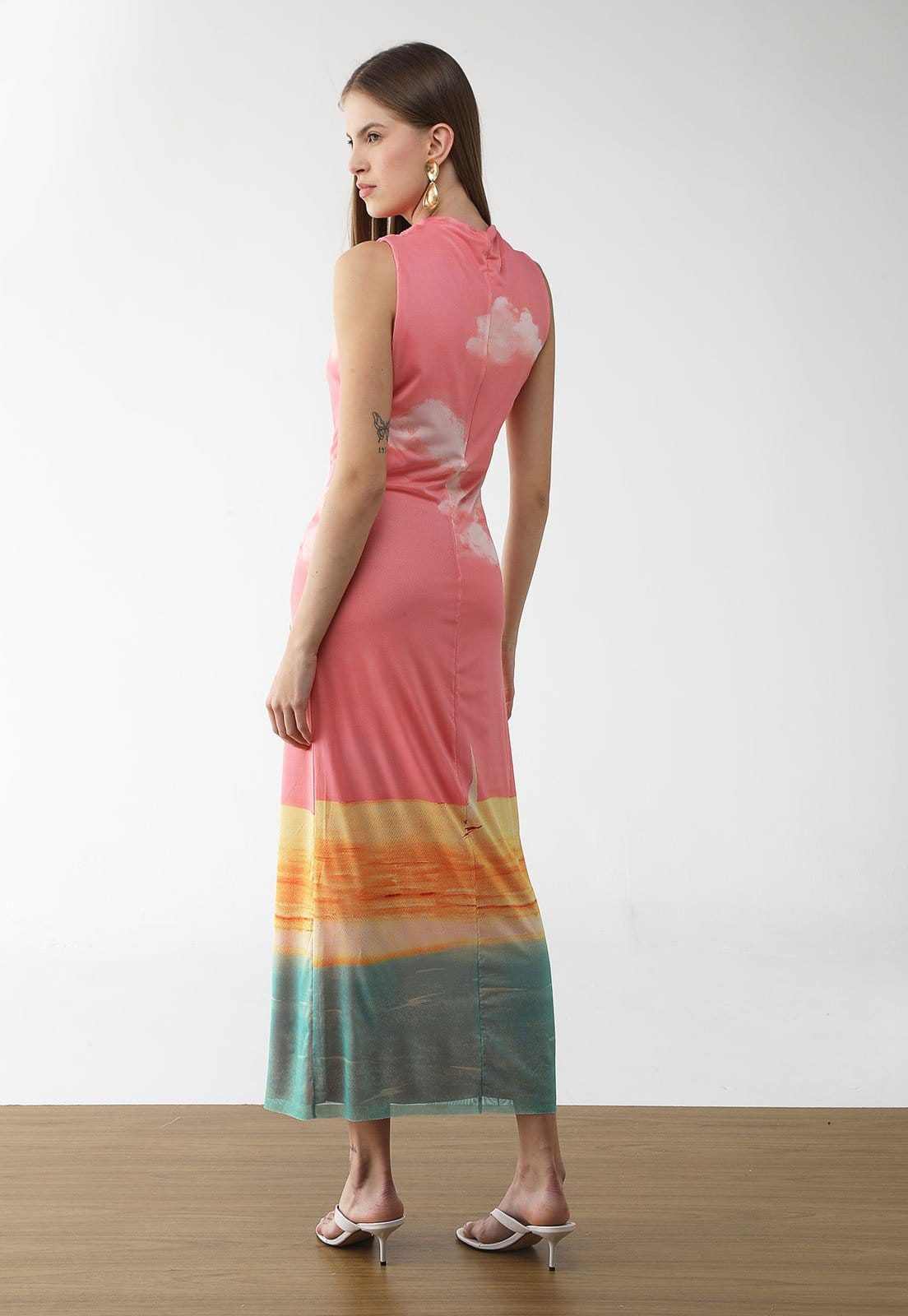 Vista 2 Vestido Feminino FARM Estampa Sunset Midi FARM rosa