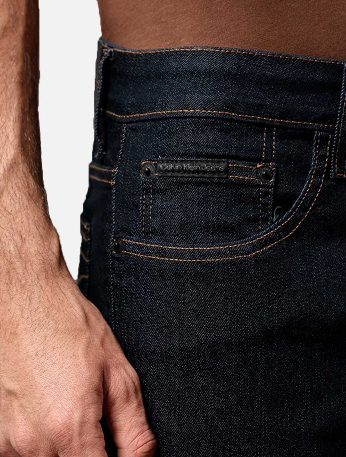 Vista 2 Bermuda Calvin Klein Jeans Masculina Five Pockets Escura Calvin Klein azul marinho