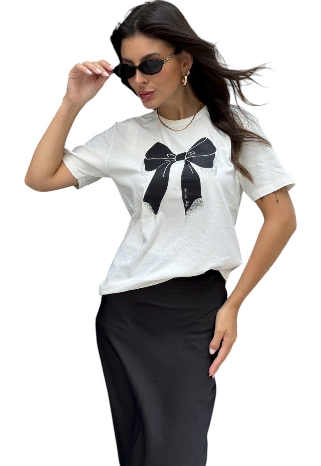 Vista 2 Camiseta Cianitas Off Estampa Laço Preto Pretty Cianitas off-white