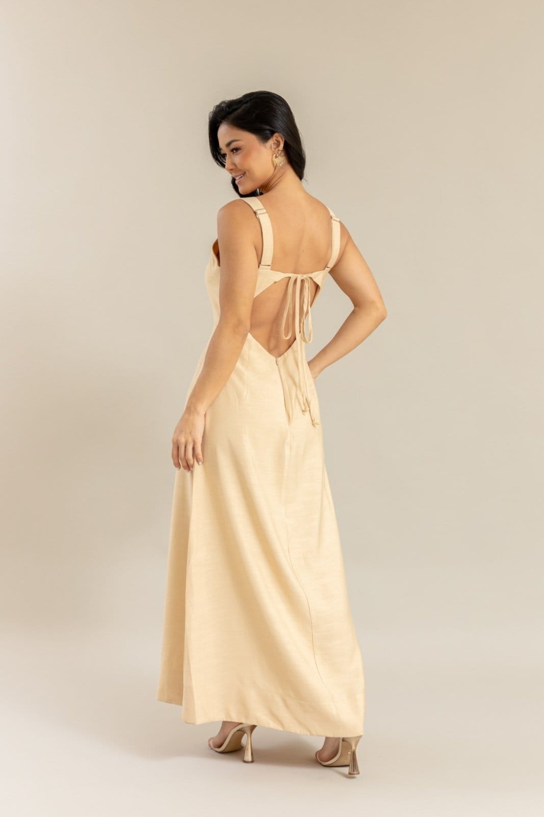 Vista 2 Vestido Longo Feminino com Amarração nas Costas na Cor Lemier Collection LEMIER amarelo