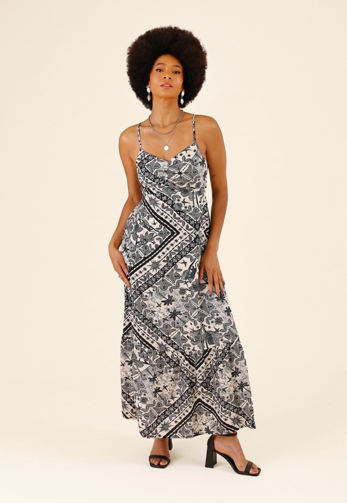 Vista principal Vestido Midi Pop Me Em Viscose Estampado Animal Patchwork Pop Me preto