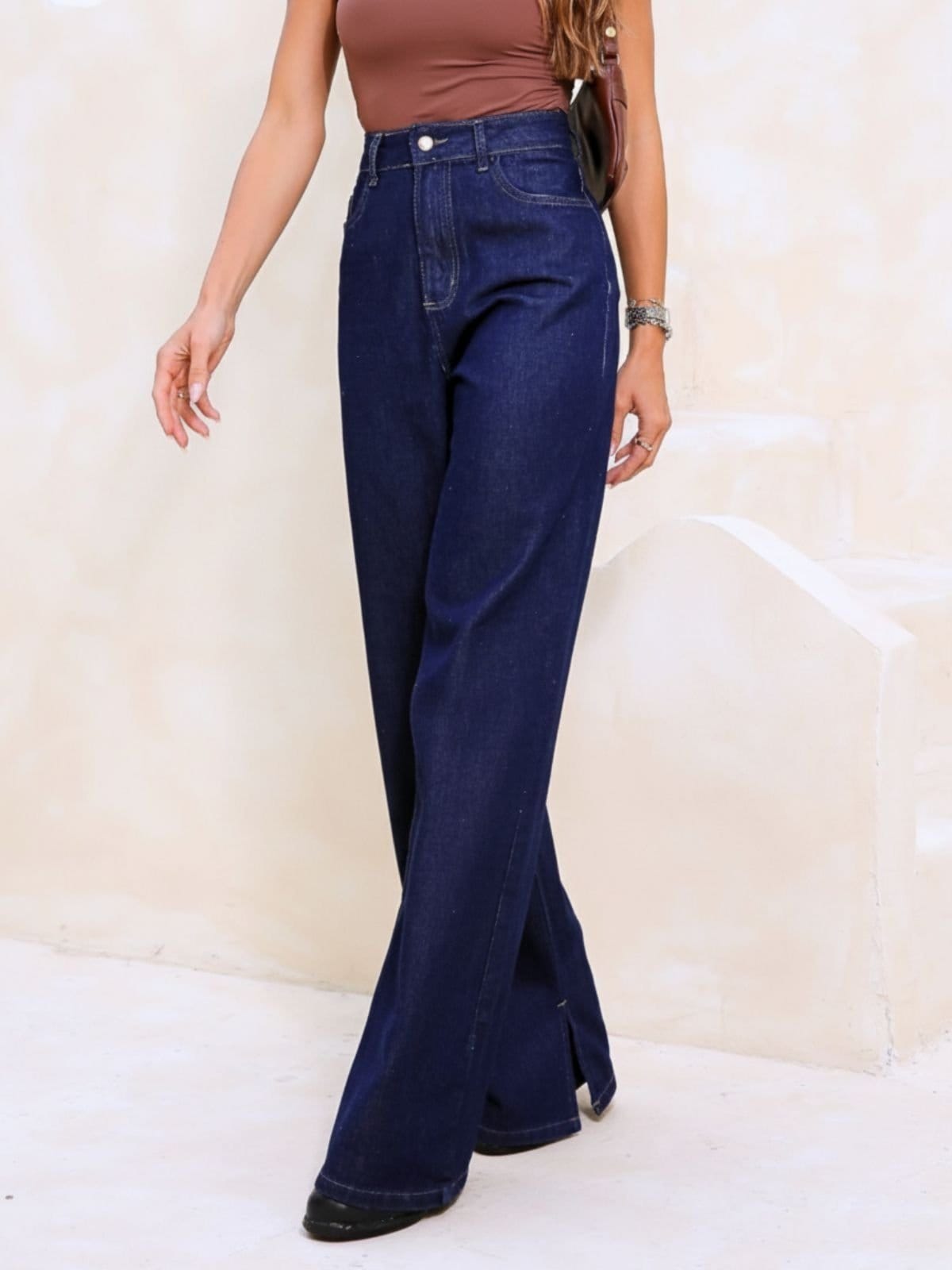 Calça Jeans Azul Escuro Wide Leg Fenda Na Barra Feminina