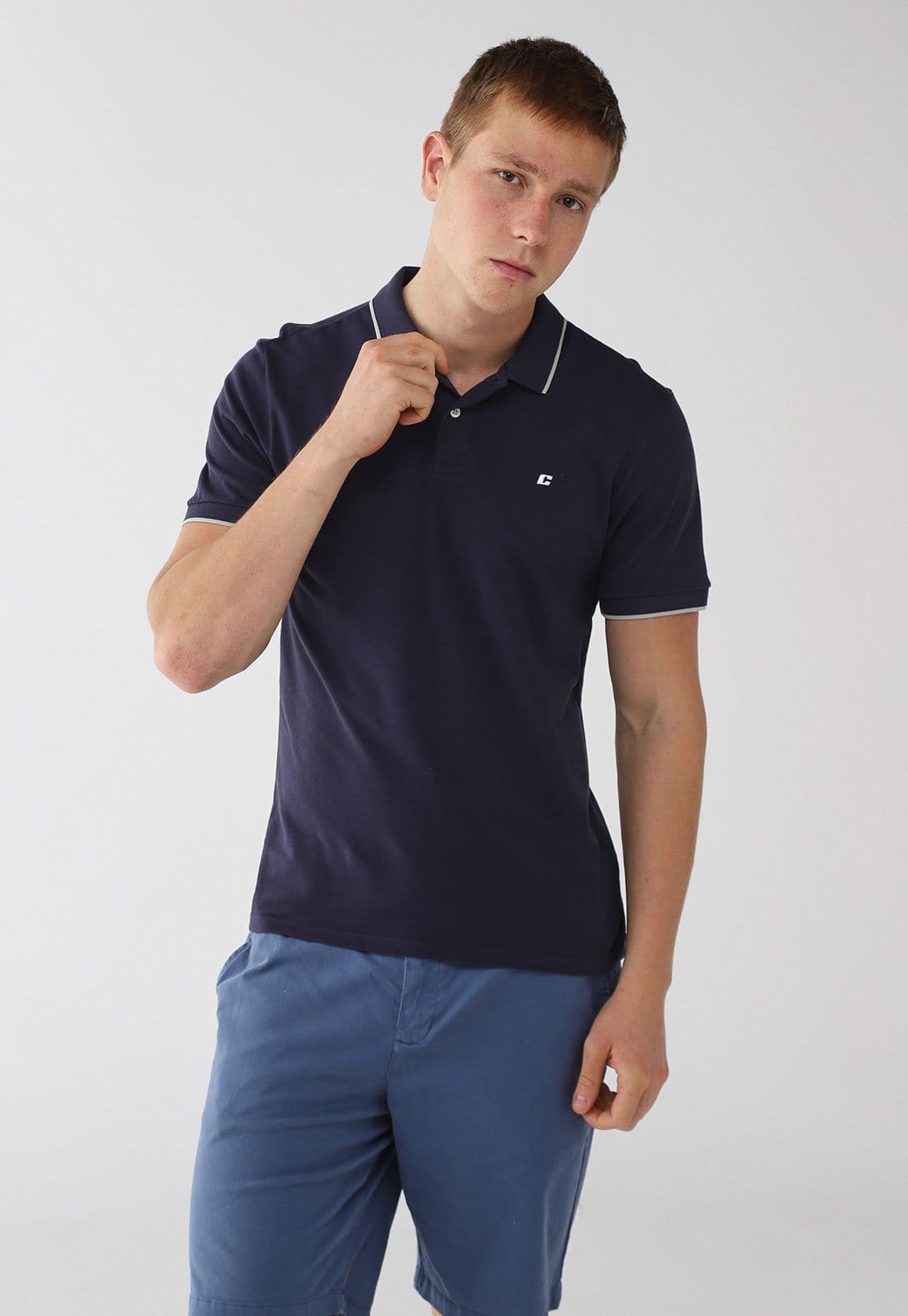 Polo Colcci Com Detalhe Contrastante