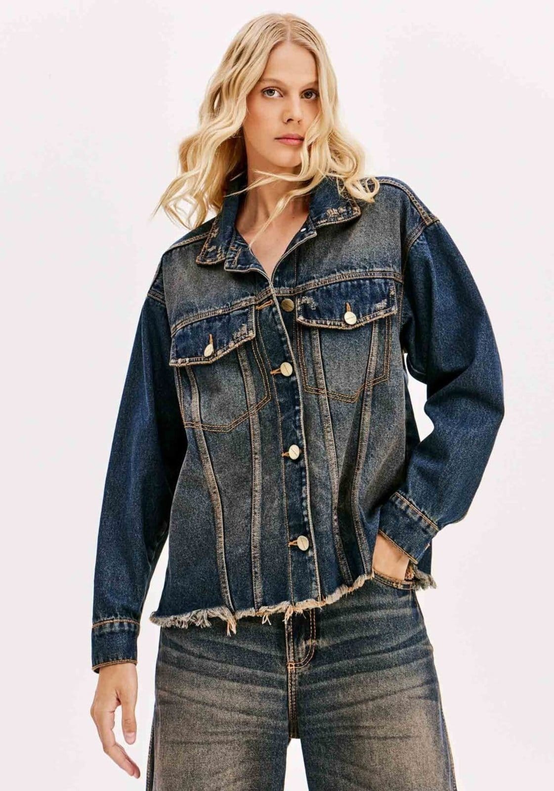 Jaqueta Jeans Trucker Com Botões