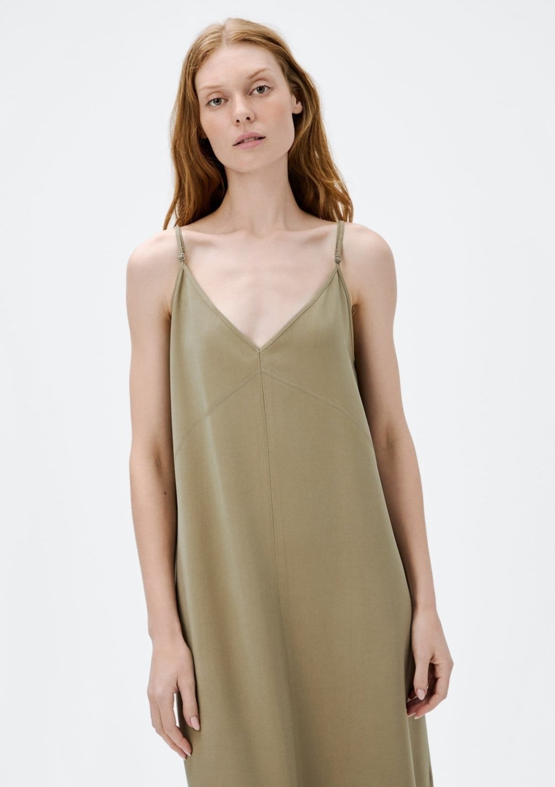 Vista 2 Vestido Midi Em Peach Touch Com Fenda Hering vermelho