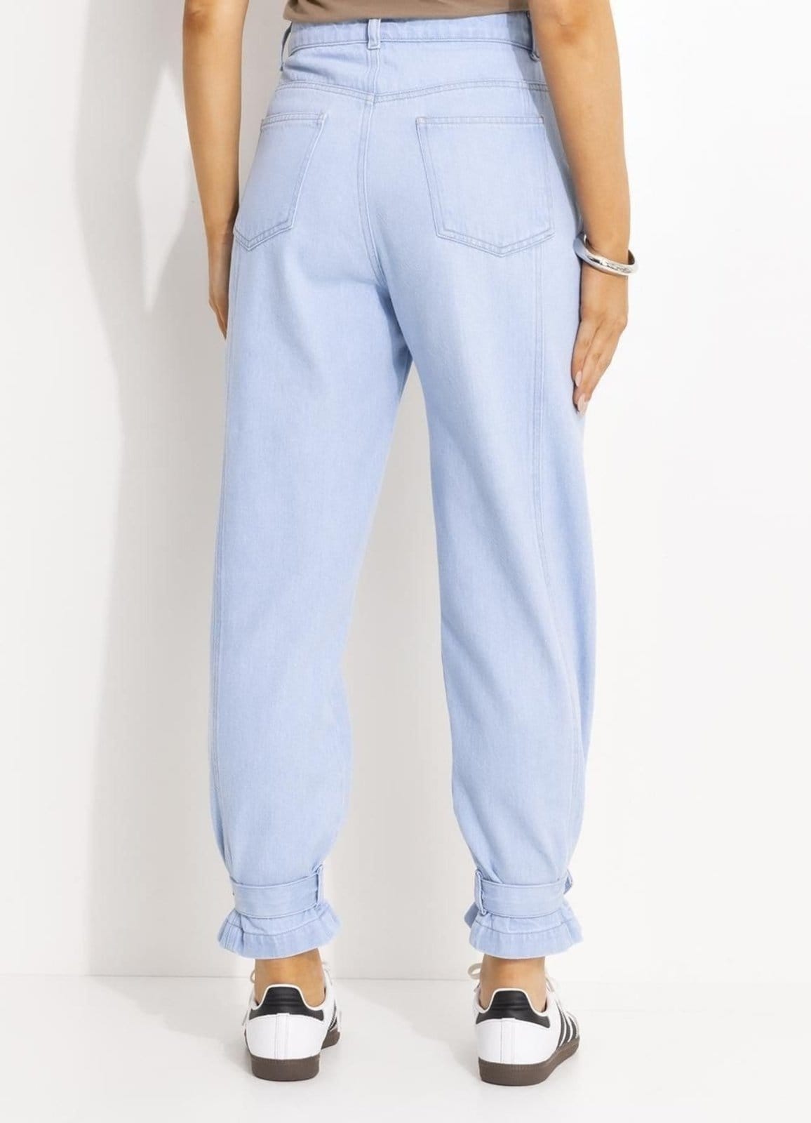 Vista 2 Calça Feminina Jeans Claro Em Jeans Quintess azul