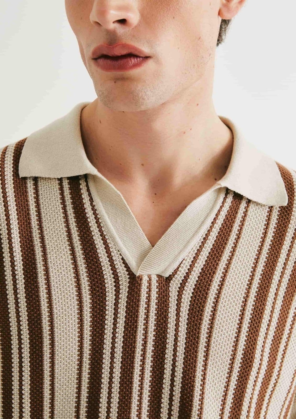 Vista 2 Polo Masculina Tricô Fio Tinto Hering marrom