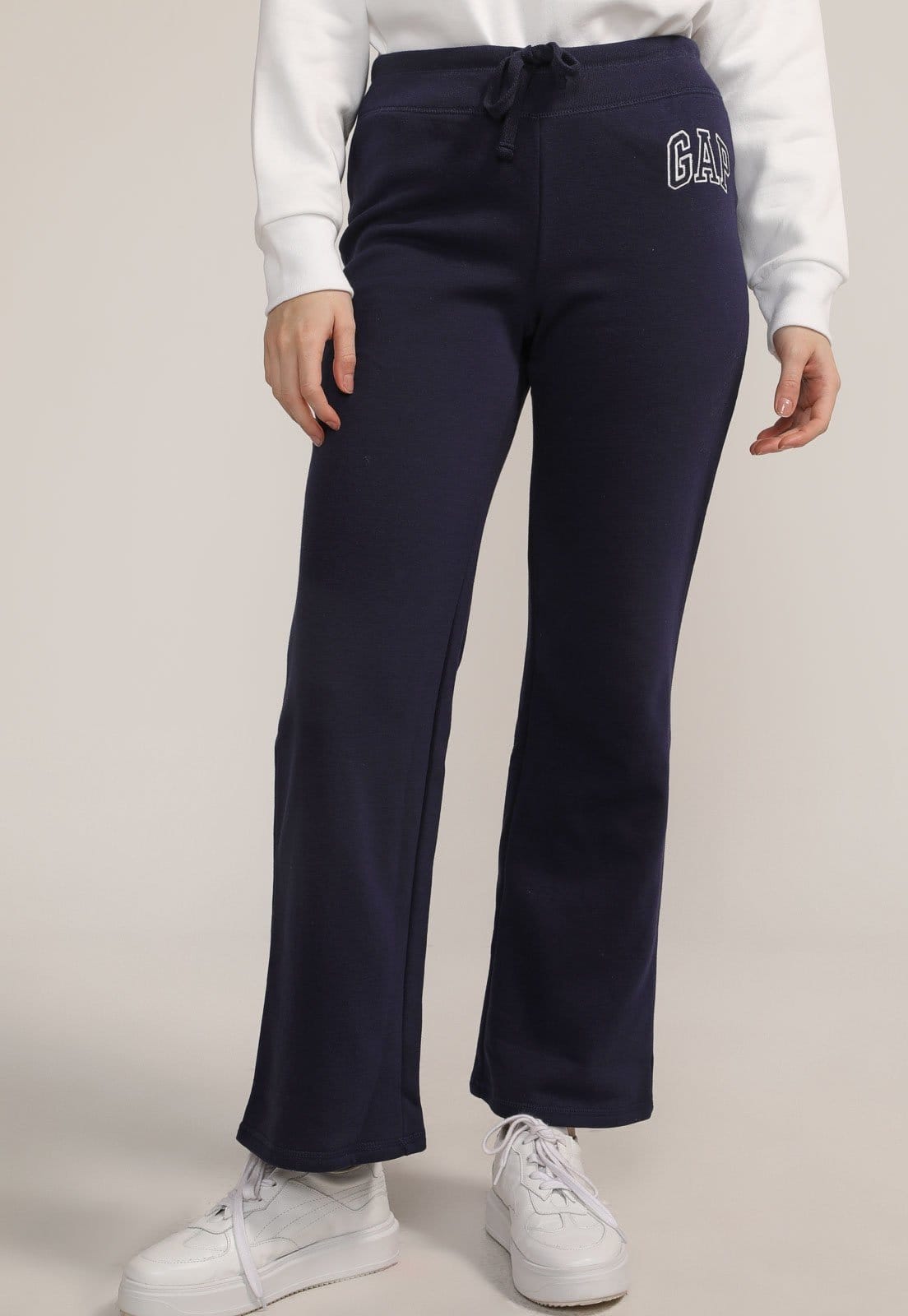 Calça de Moletom GAP Reta Logo Bordado Azul-Marinho