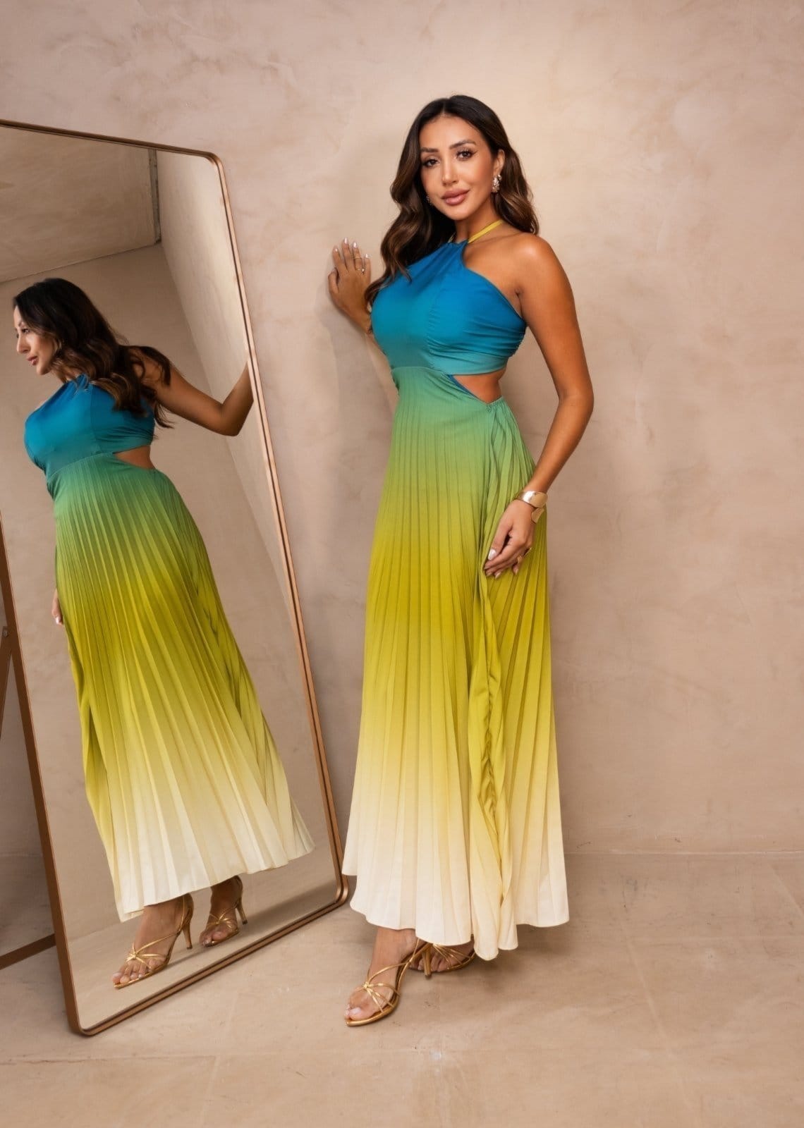 Vista 2 Vestido Midi Plissado Verão Frente Única Degradê Maretty Cia do Vestido verde