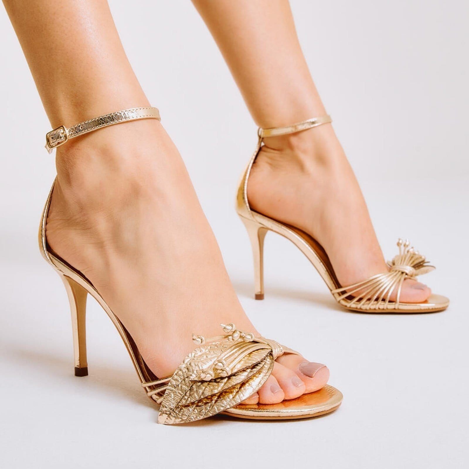 Vista 2 Sandália Couro Ouro Salto Alto Cecconello 2801001-1 Cecconello dourado