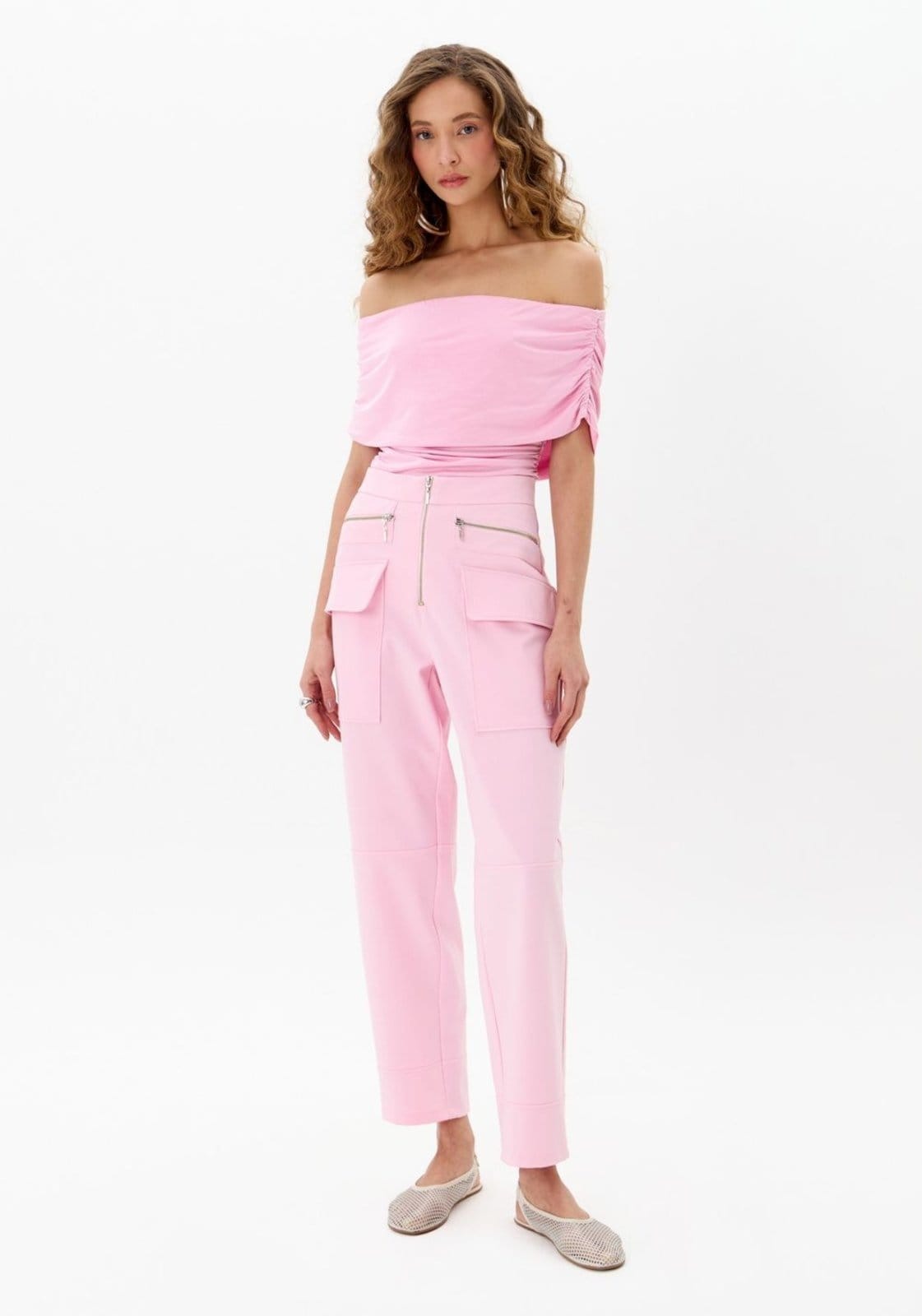 Vista principal Calça Reta com Bolso Cargo Cintura Alta My Favorite Things preto