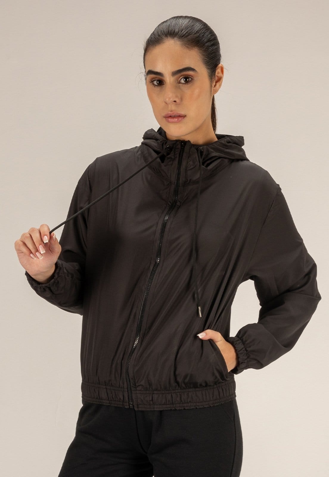 Corta Vento Preta Feminina