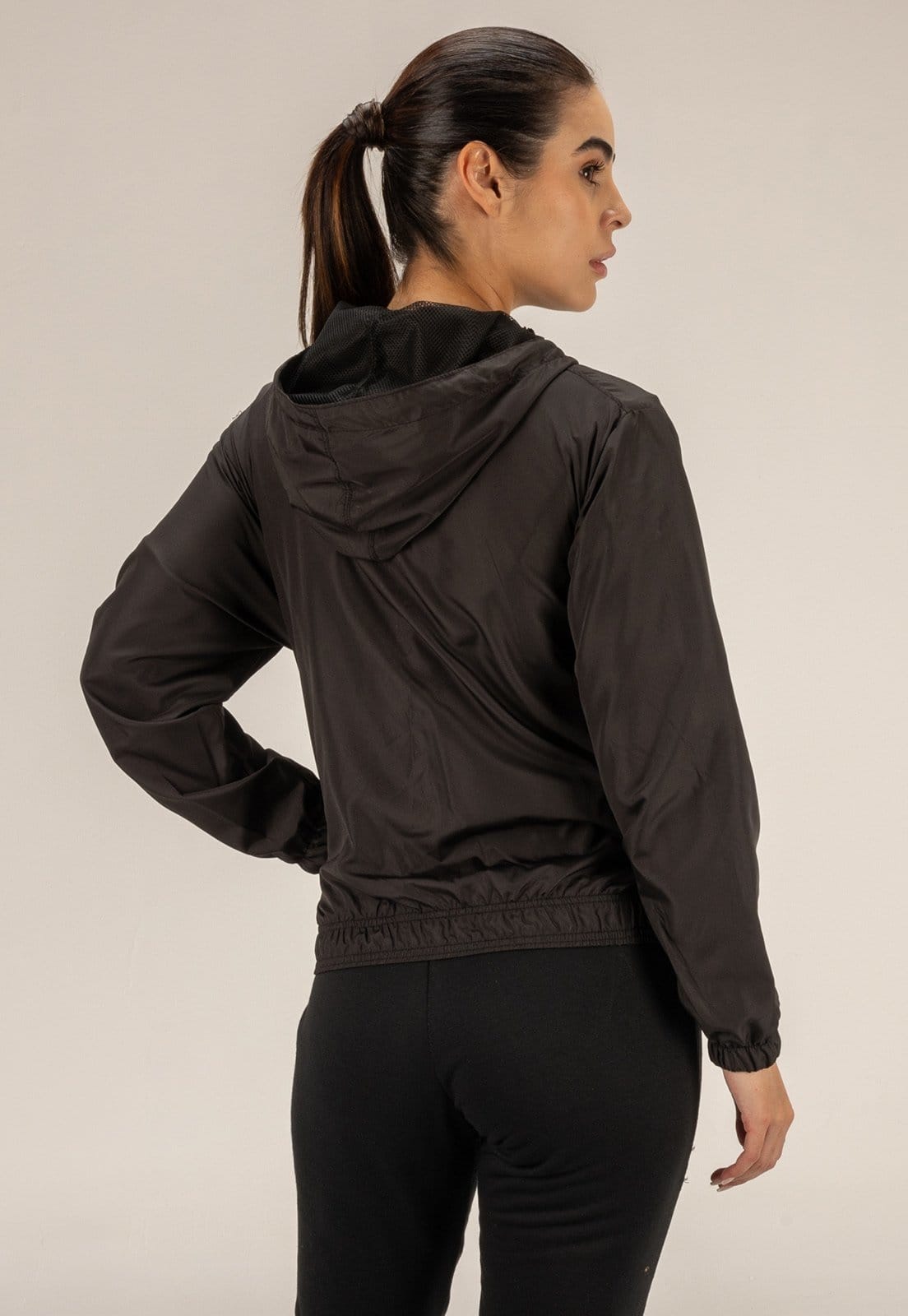 Vista 2 Corta Vento Preta Feminina Dulk preto