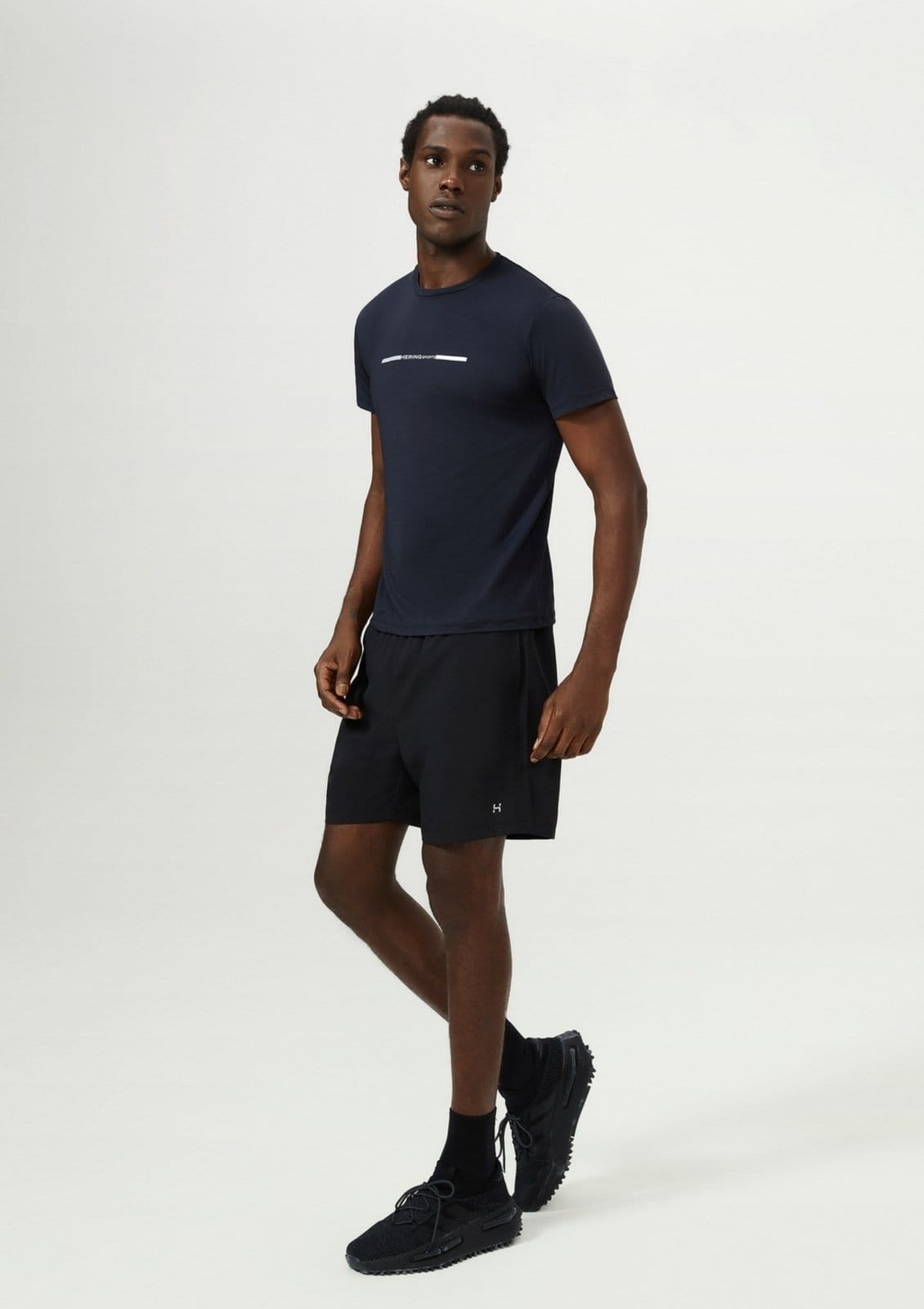 Vista principal Bermuda Esportiva Básica Masculina Hering preto