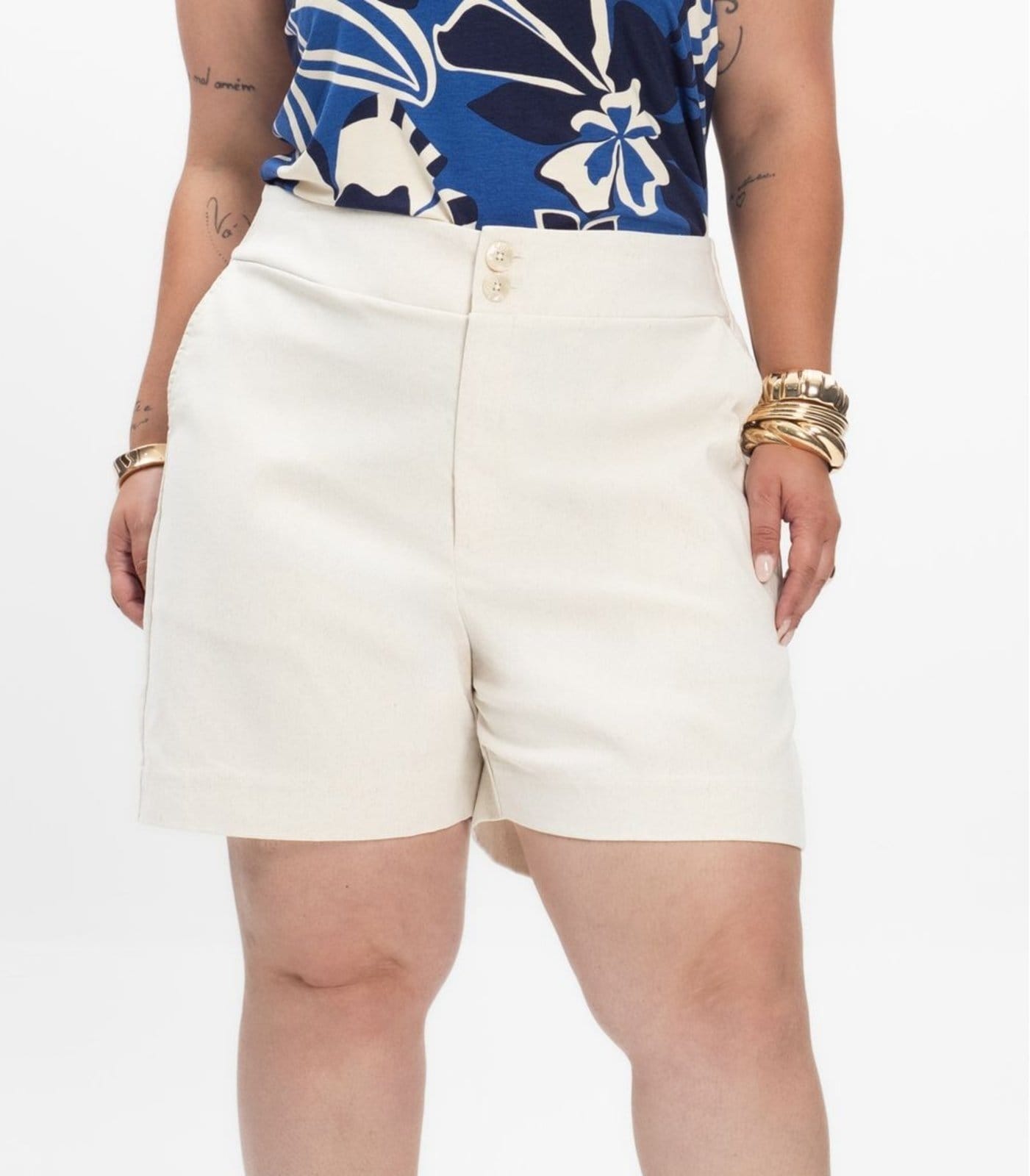 Vista 2 Bermuda Feminina Plus Size Secret Glam Secret Glam bege