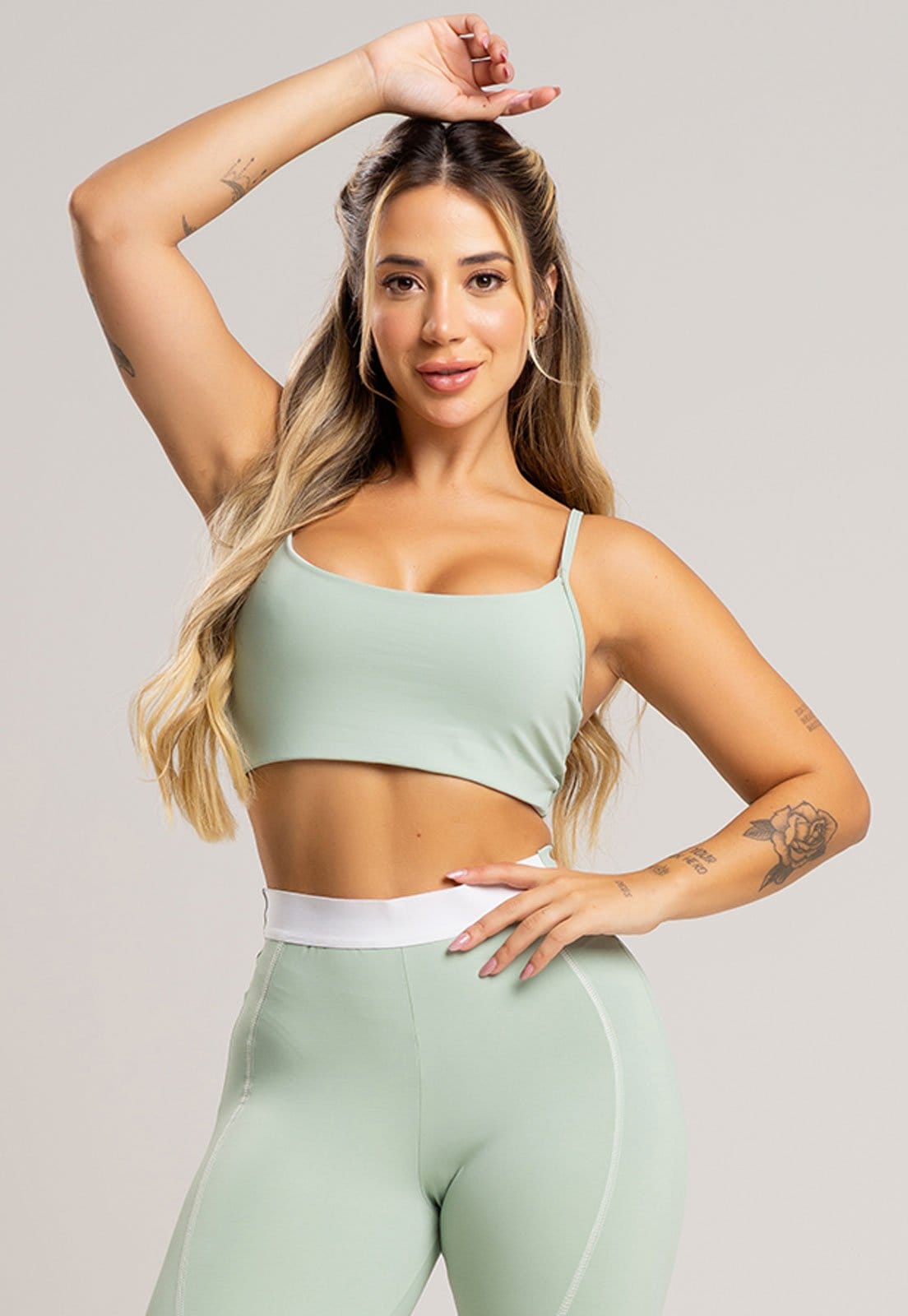 Vista 2 Top Cropped MVB Modas Fitness Alcinha de Regulagem Poliamida Pistache Mvb Modas verde