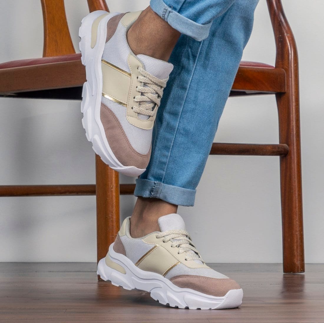 Tênis Feminino De Caminhada GuGi Sneaker Casual Fiorella Sola Micro Expandida Macia Off White