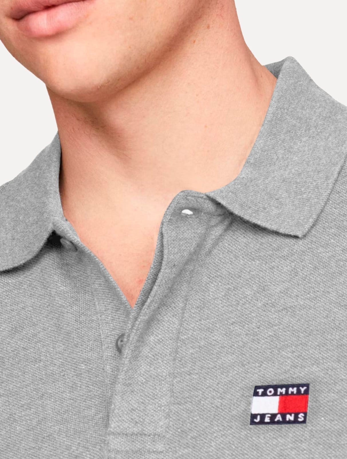 Vista 2 Polo Tommy Jeans Regular Heather XS Badge Mescla Tommy Jeans cinza