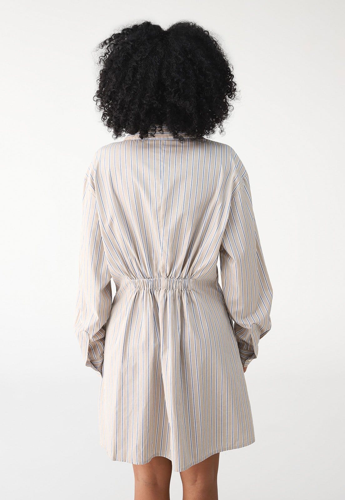 Vista 2 Vestido Chemise GAP Curto Listrada GAP bege