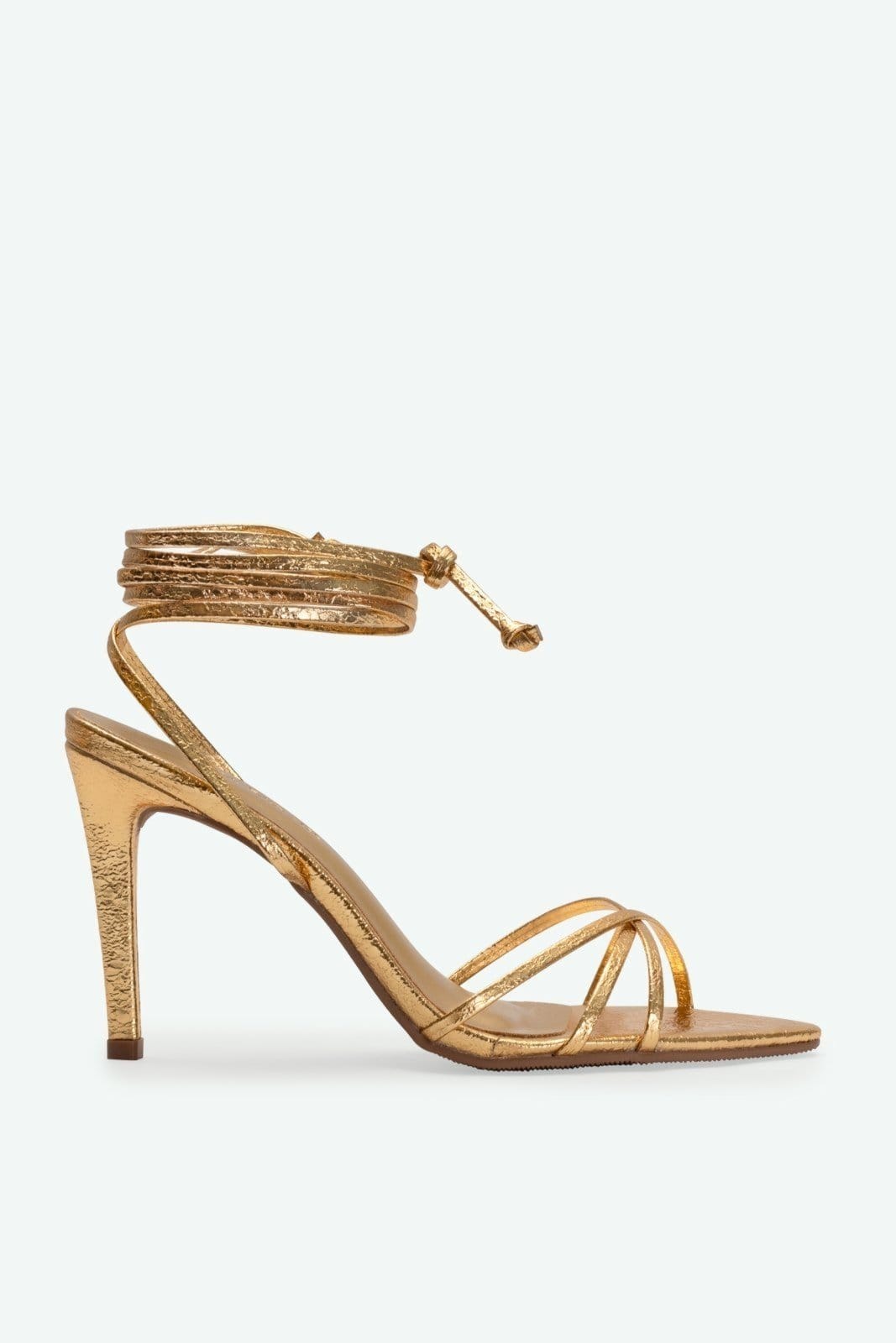 Vista principal Sandália Sharon Suzana Santos dourado