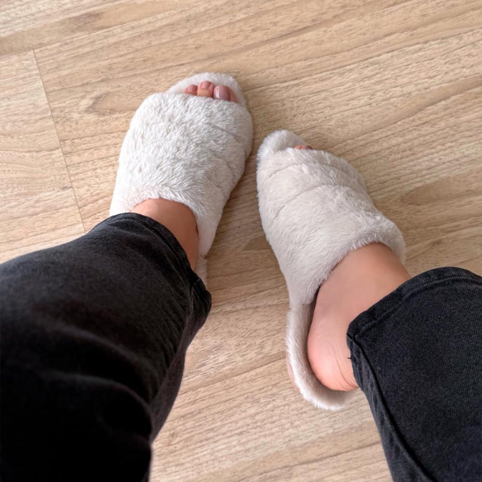 Vista 2 Rasteira Feminina Damannu Shoes Pelos Yana Off White Damannu Shoes off-white white