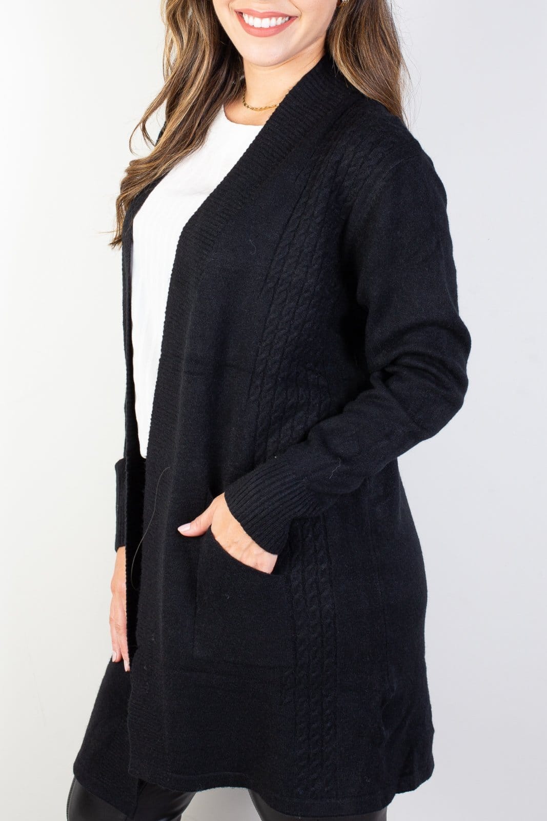 Vista 2 Cardigan alongado feminino com bolsos 81131 Enluaze preto