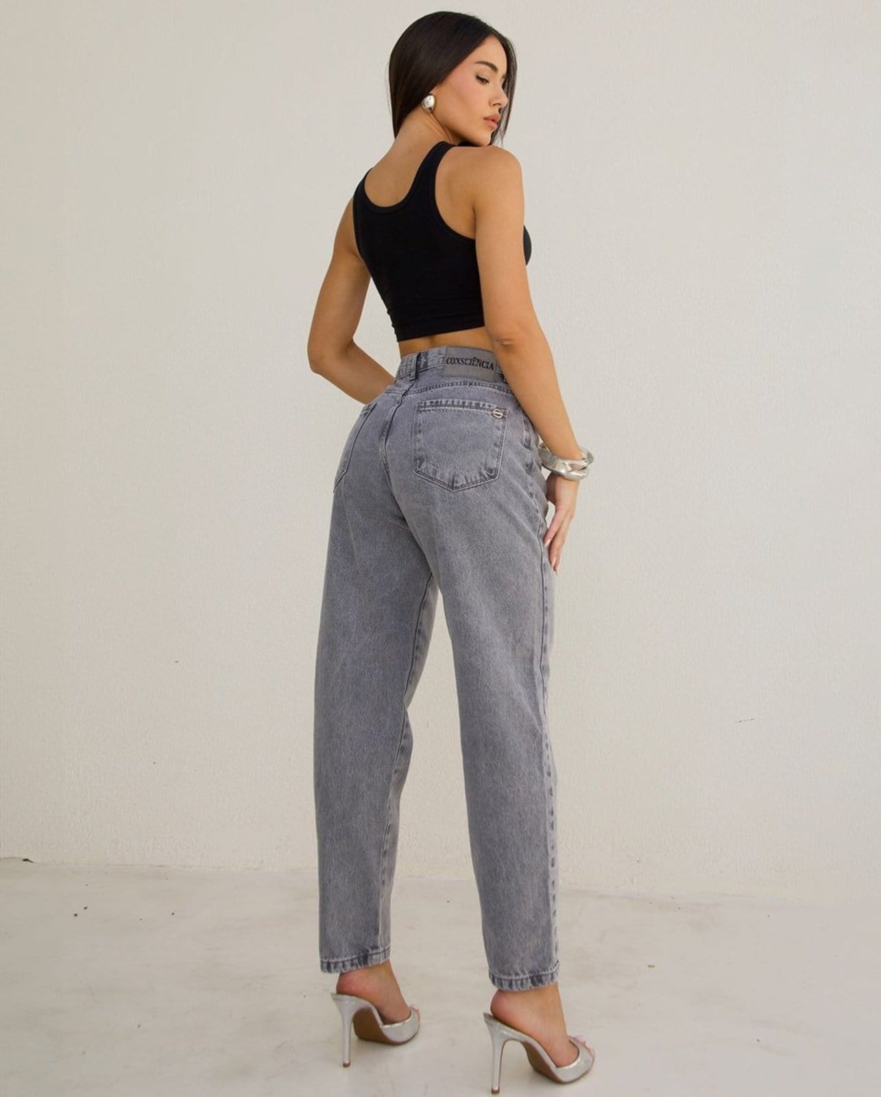Vista 2 Calça Jeans Mom Feminina Básica Cintura Alta 00134 Consciência cinza