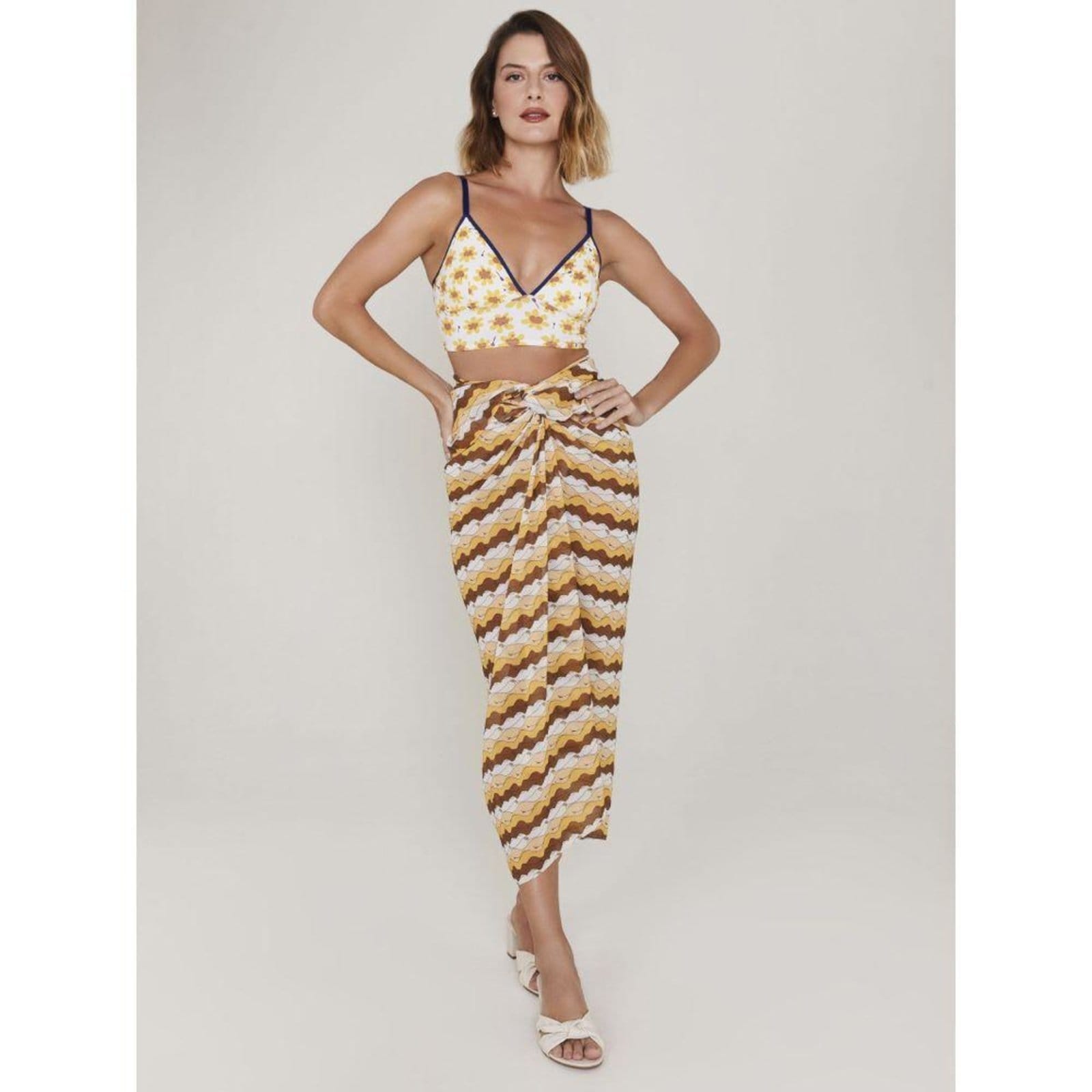 Vista 2 Pareô Chiffon Parioca Estampado Loungerie amarelo