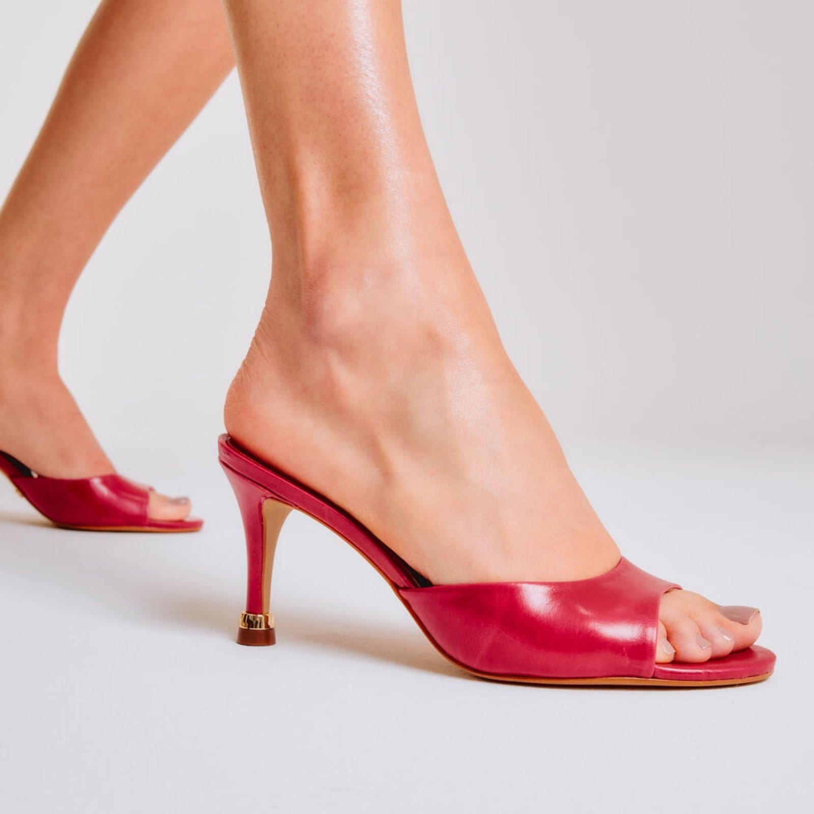 Vista 2 Tamanco Couro Salto Médio Cecconello 2798001-2 Cecconello vermelho