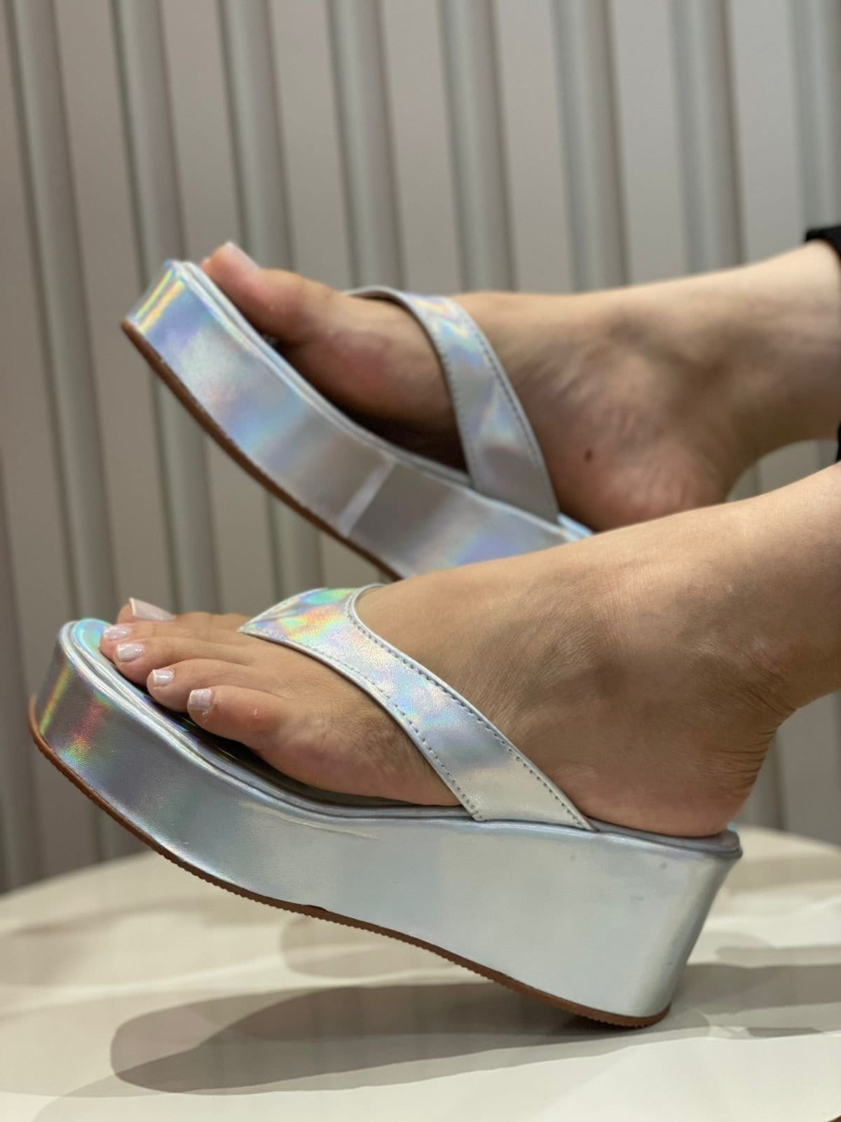 Vista 2 Tamanco 2160 V Asa Delta Rofely Holografico Rofely prata