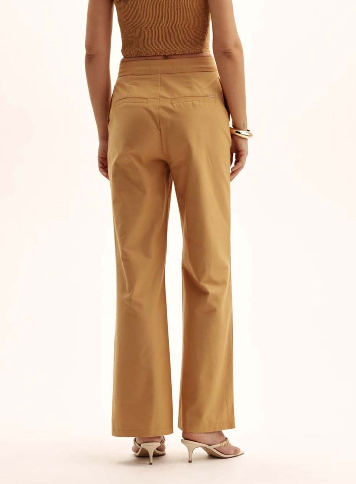 Vista 2 Calça Feminina Alfaiataria Reta Cós Médio Triton Bee Triton bege honey