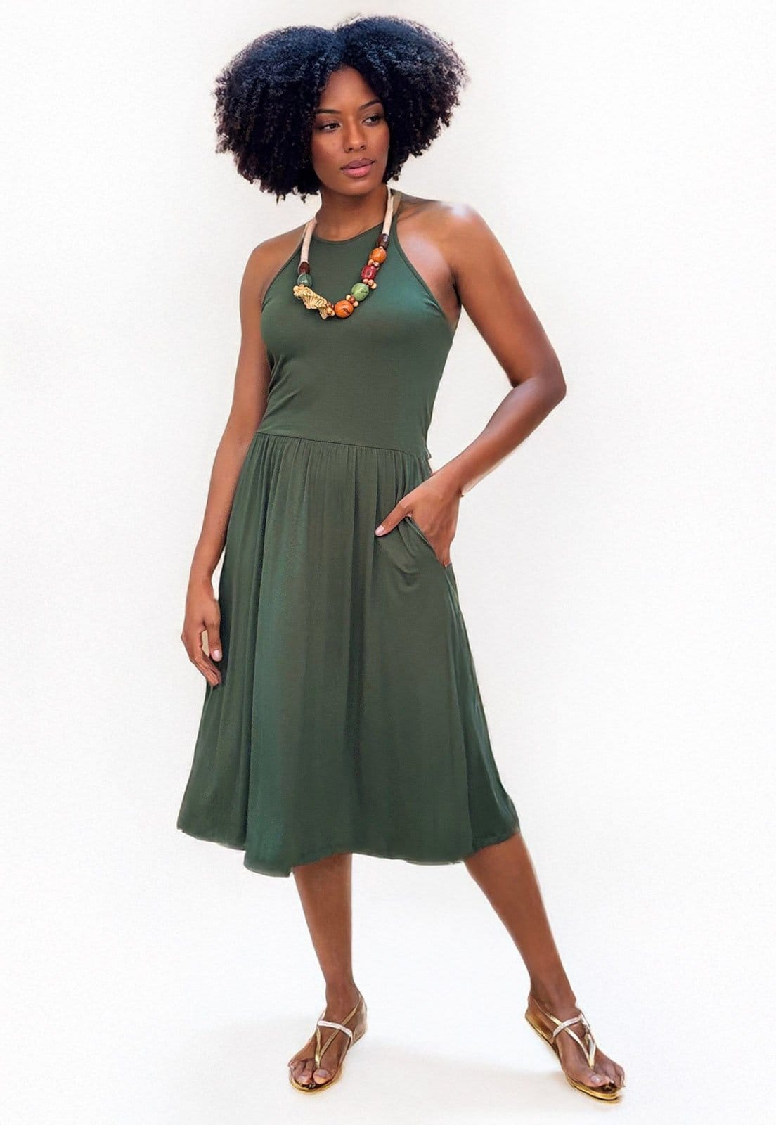 Vista 2 Vestido Midi Amazonia Vital Jennifer Malha Trapézio com Bolso Musgo Amazonia Vital verde