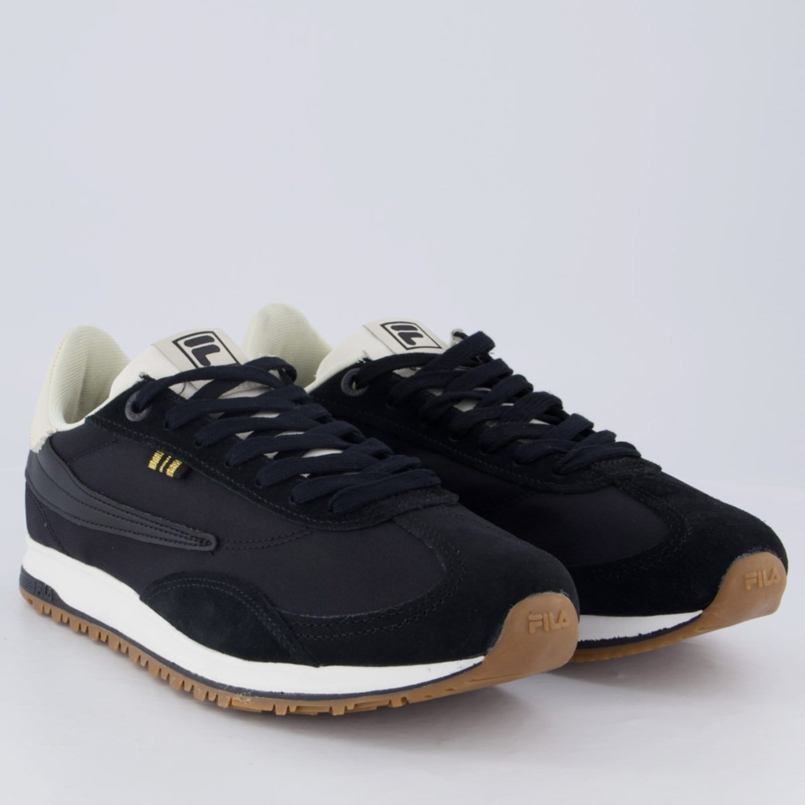 Vista 2 Tênis Fila 70 Trainer e Bege Fila preto