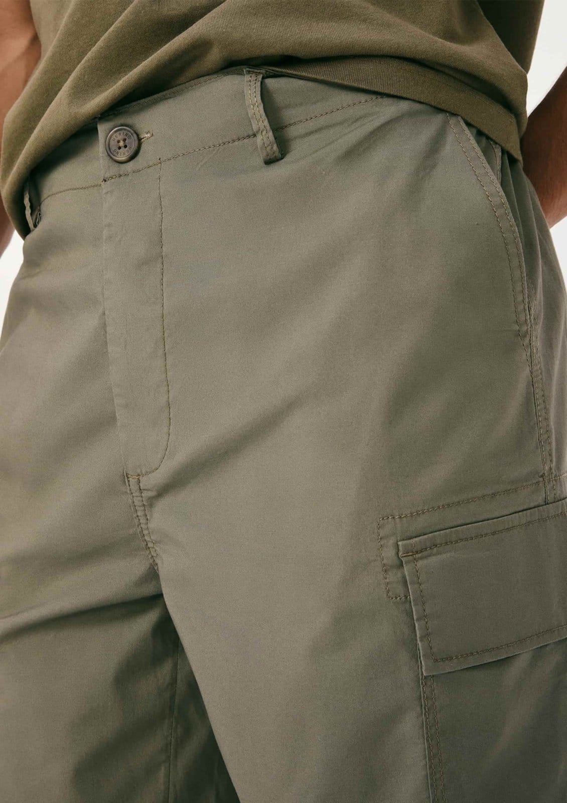 Vista 2 Bermuda Masculina Cargo Reta Hering verde