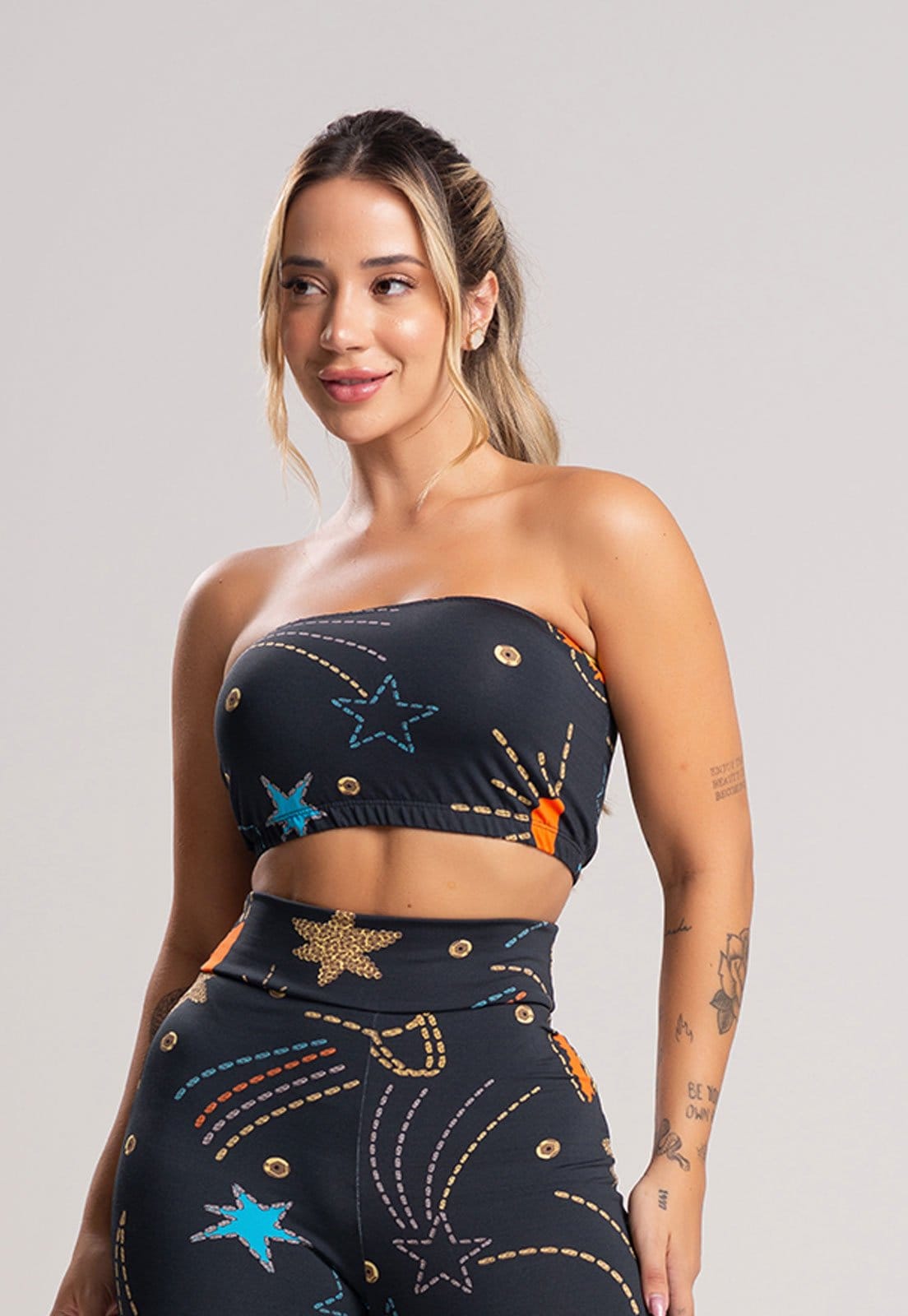 Vista principal Top Faixa MVB Modas Suplex Tomara Que Caia Cosmic Mvb Modas amarelo/azul marinho/estampado/multicolorido/preto