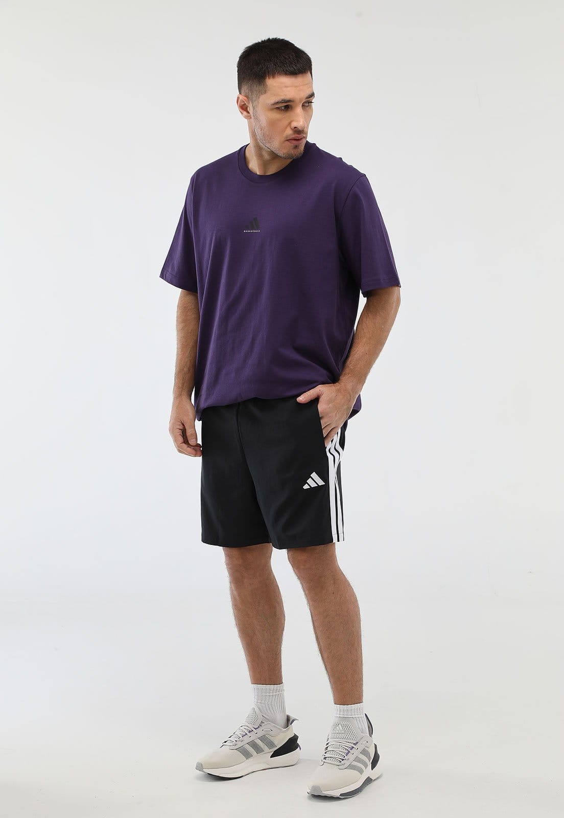 Vista 2 Bermuda adidas Sportswear Reta Chelsea 3 Stripes Preta adidas Sportswear preto