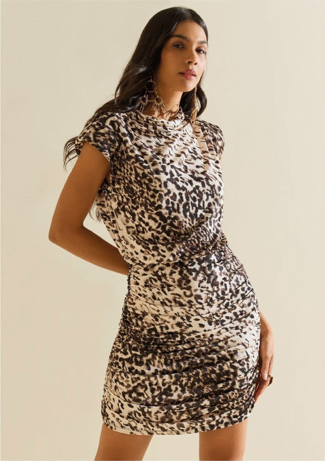 Vista principal Vestido Morena Rosa Ajustado Decote Careca Sem Manga Curto Bege Morena Rosa bege rosa