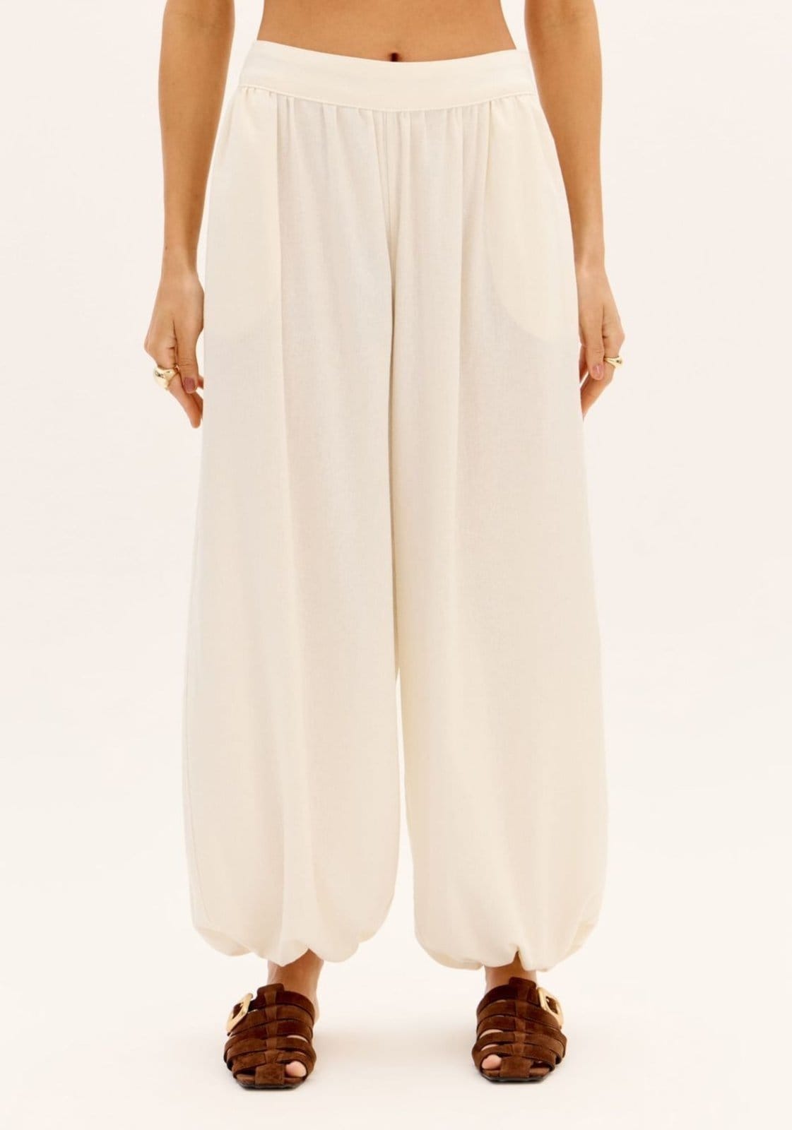 Vista 2 Calça Aladdin Com Hotpants Com Linho My Favorite Things branco